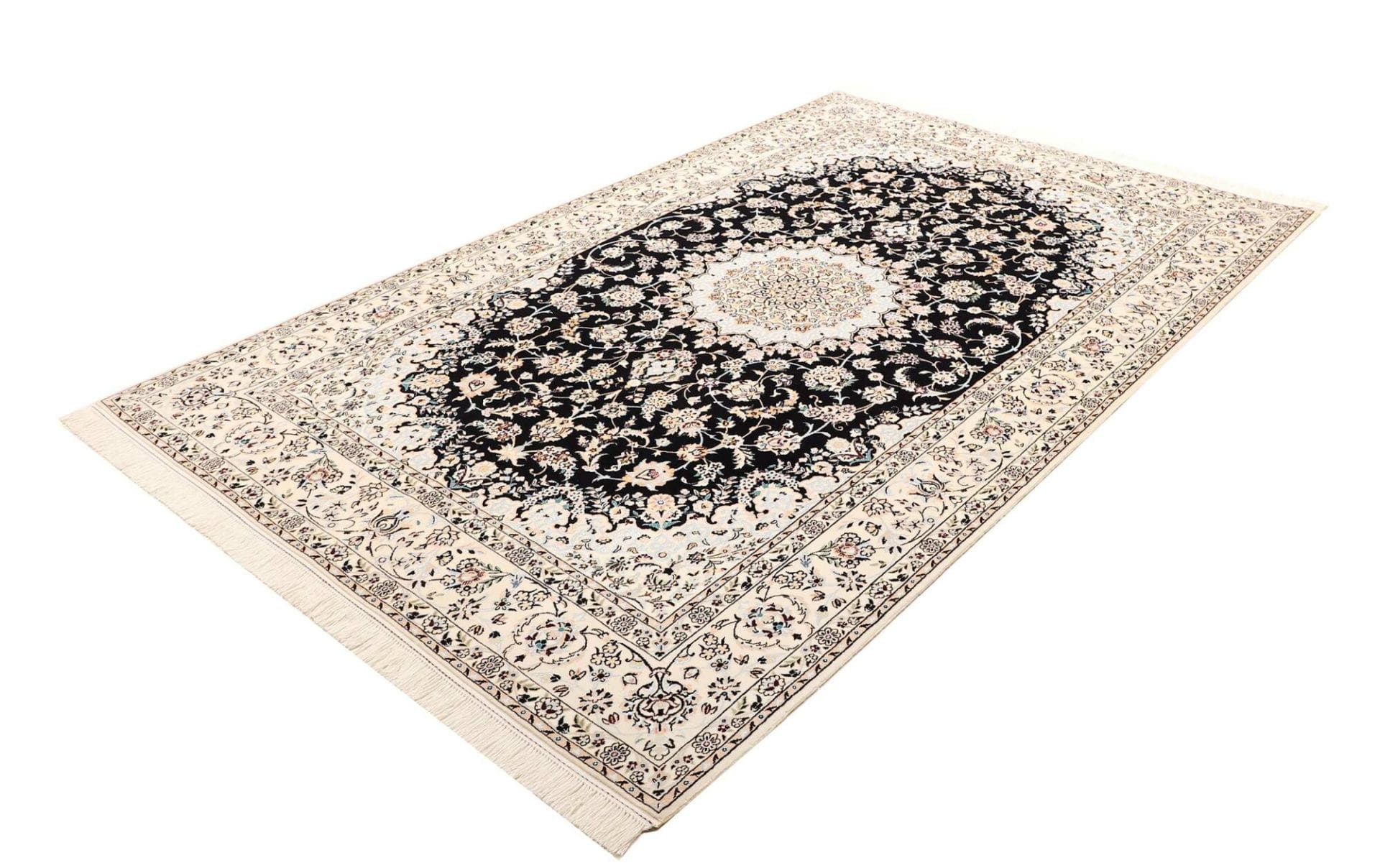 Nain Persian Rug — hand-knotted, 165 × 246 cm, Wool