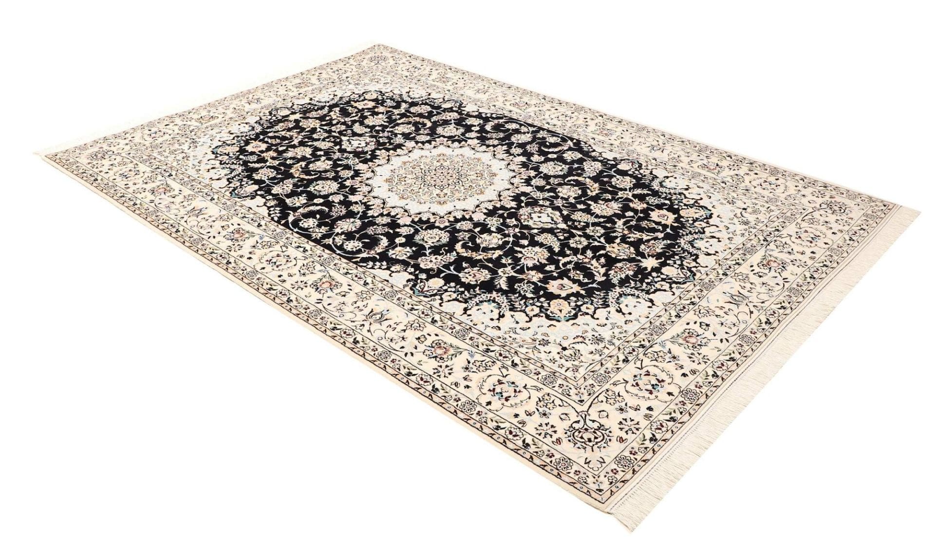 Nain Persian Rug — hand-knotted, 165 × 246 cm, Wool