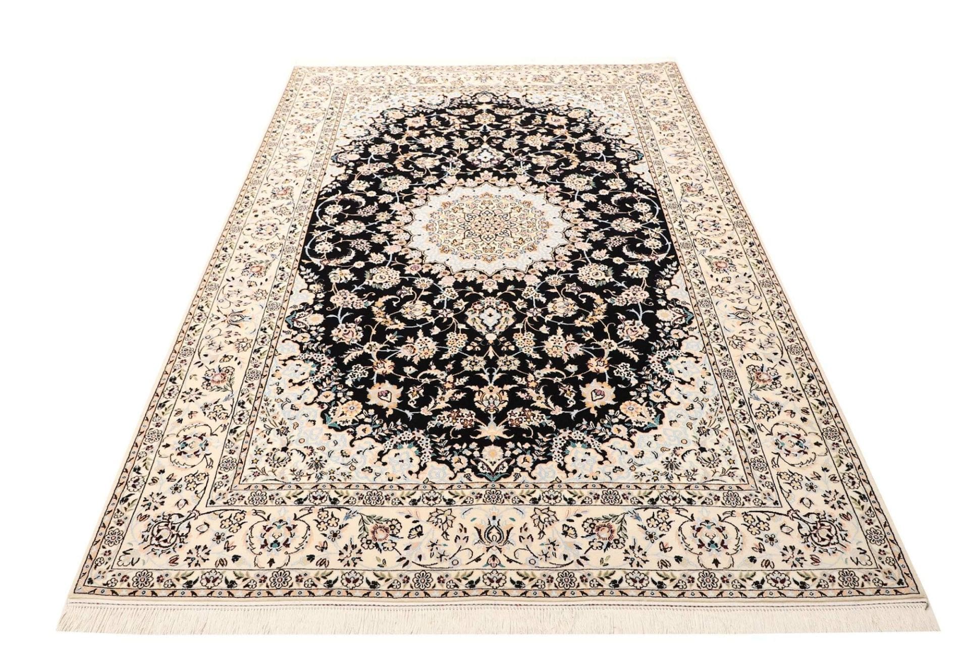 Nain Persian Rug — hand-knotted, 165 × 246 cm, Wool