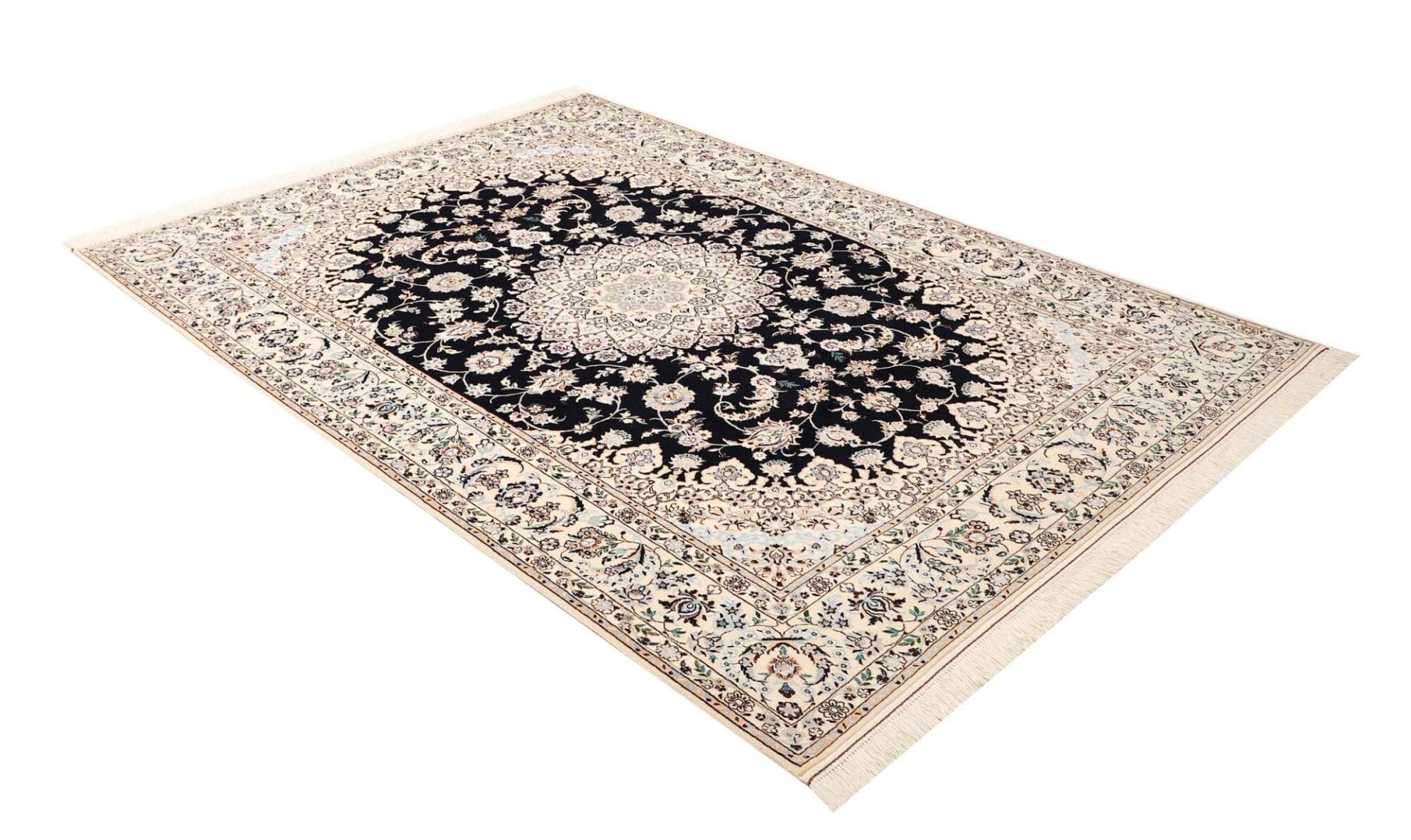 Nain Persian Rug — hand-knotted, 161 × 231 cm, Wool