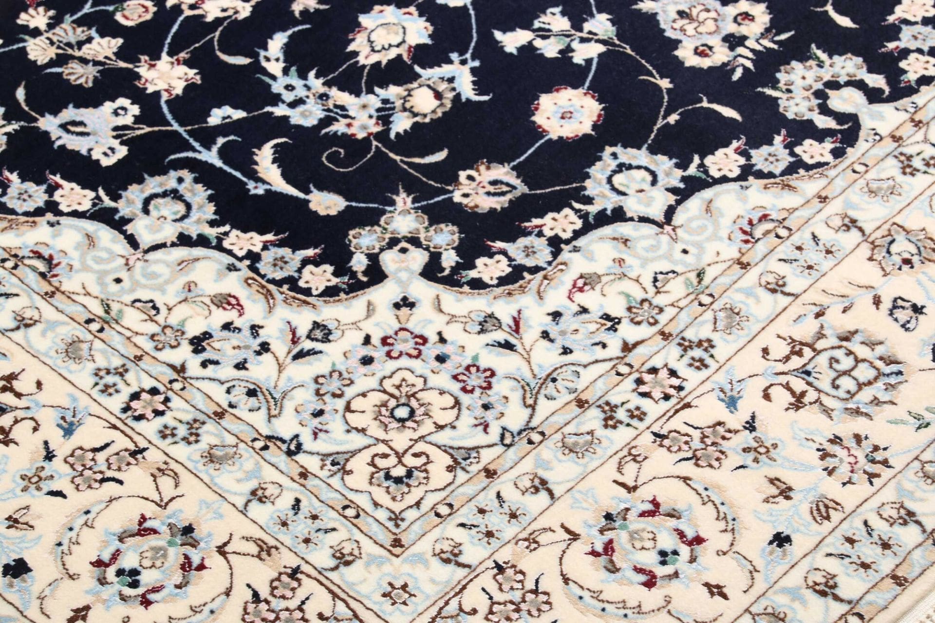 Hand-Knotted Wool Nain Persian Rug, 156 × 240 cm