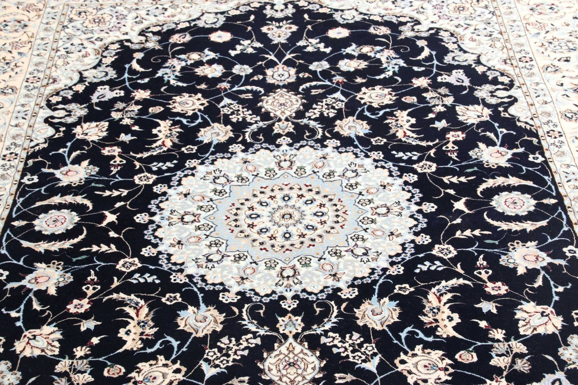 Hand-Knotted Wool Nain Persian Rug, 156 × 240 cm