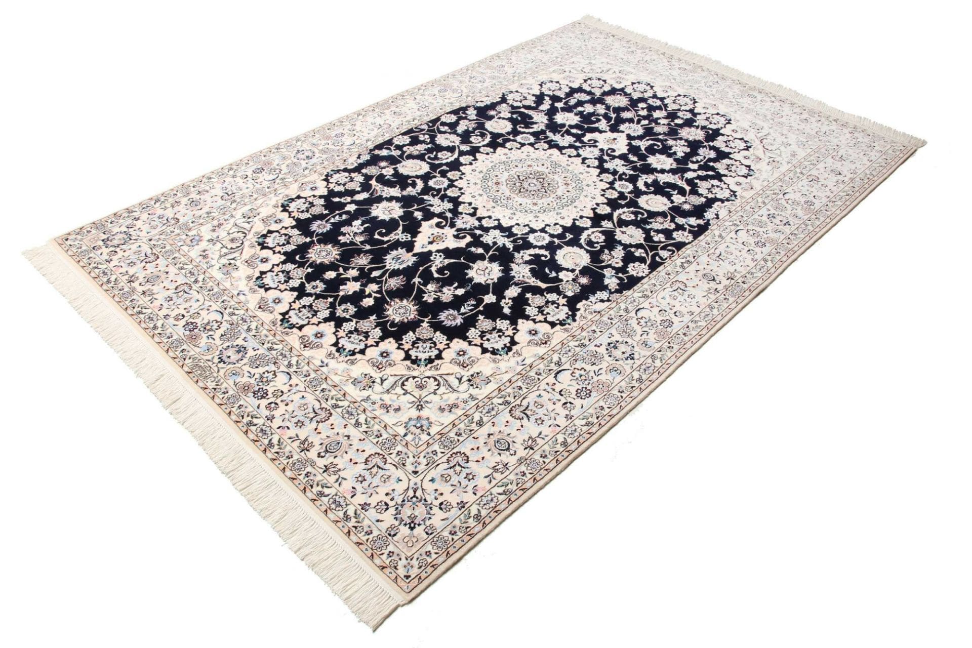 Hand-Knotted Wool Nain Persian Rug, 161 × 245 cm