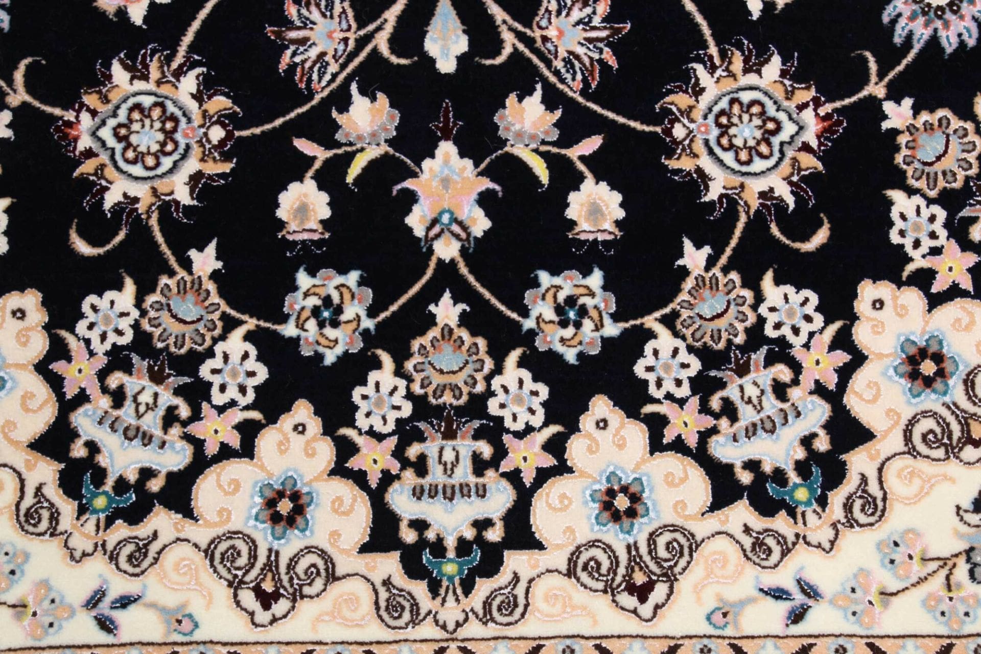 Hand-Knotted Wool Nain Persian Rug, 161 × 245 cm
