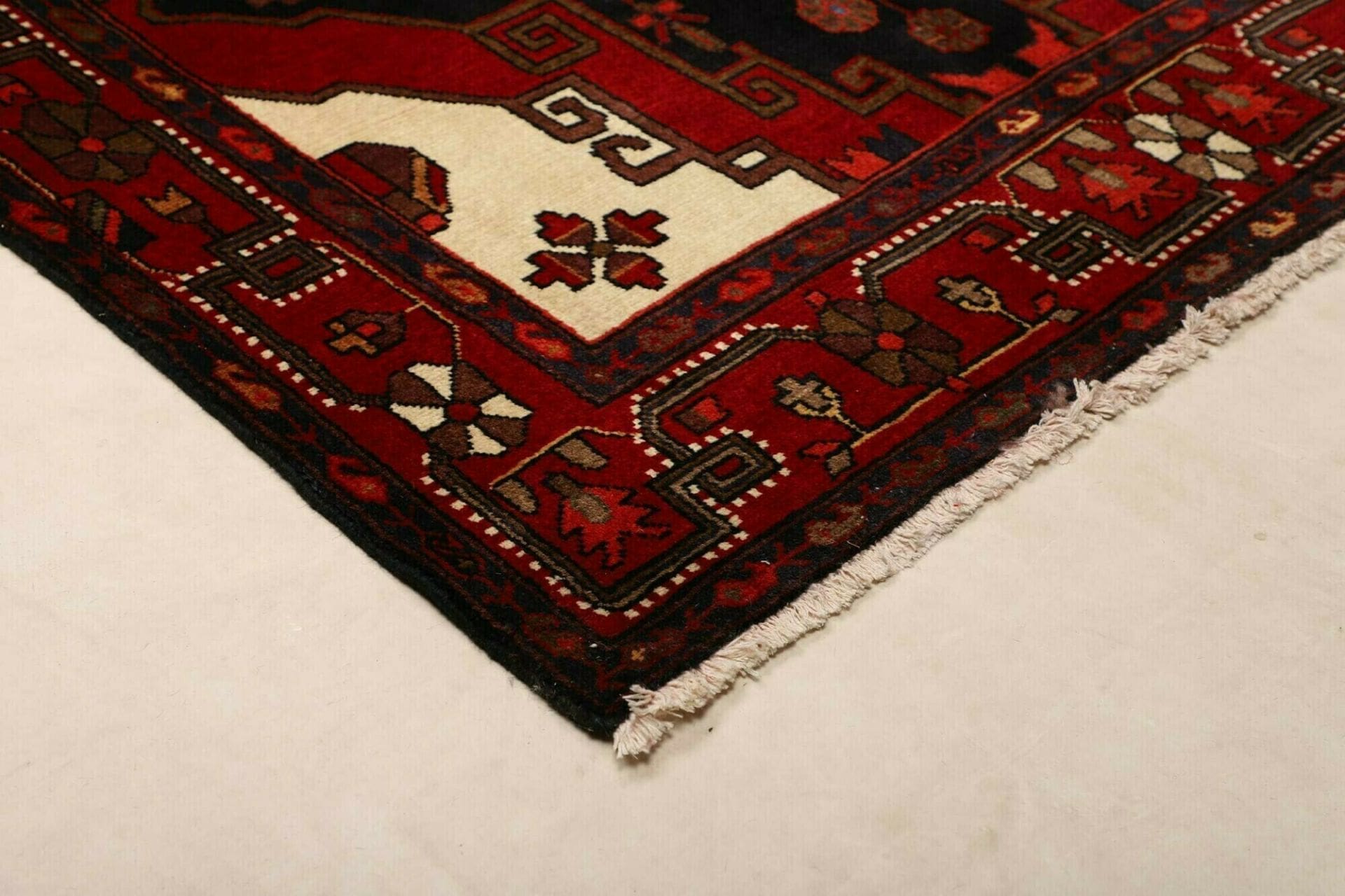 Hamadan Persian Rug — hand-knotted, 144 × 224 cm, Wool