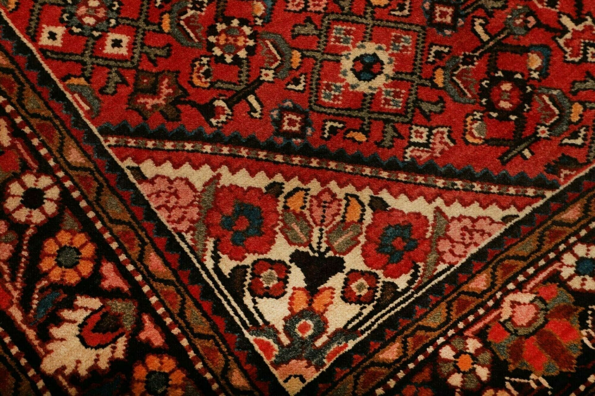 Hamadan Persian Rug — hand-knotted, 158 × 222 cm, Wool