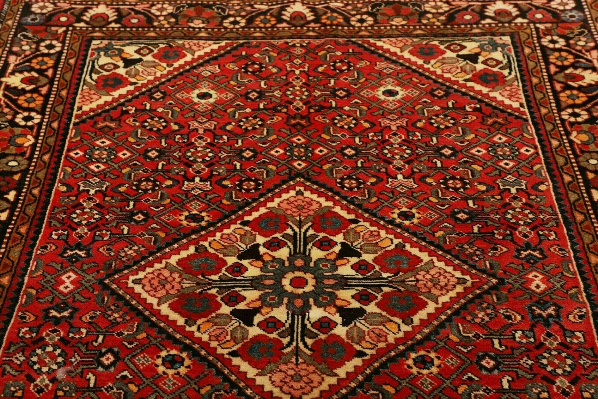 Hamadan Persian Rug — hand-knotted, 158 × 222 cm, Wool