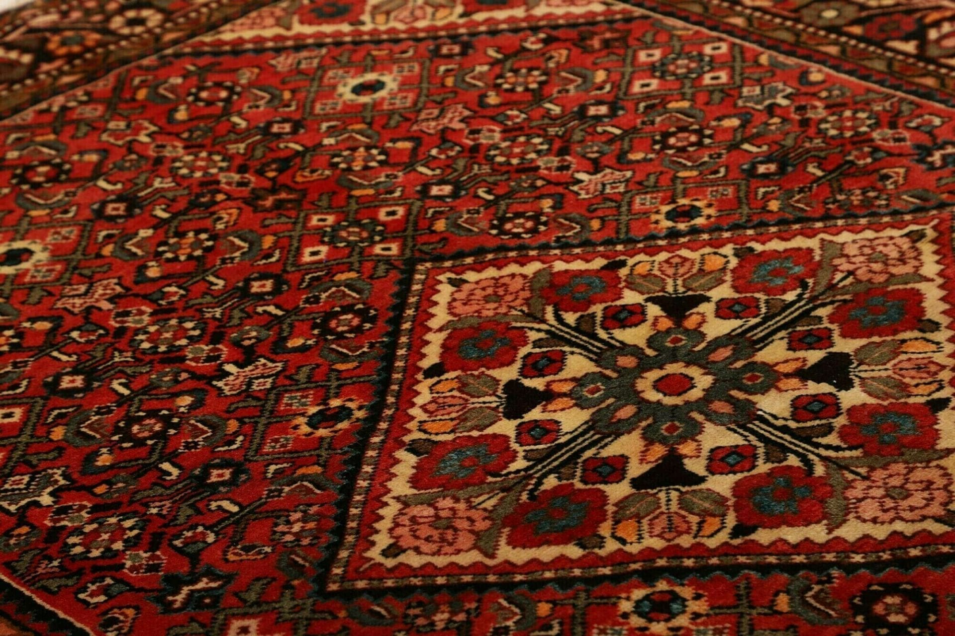 Hamadan Persian Rug — hand-knotted, 158 × 222 cm, Wool