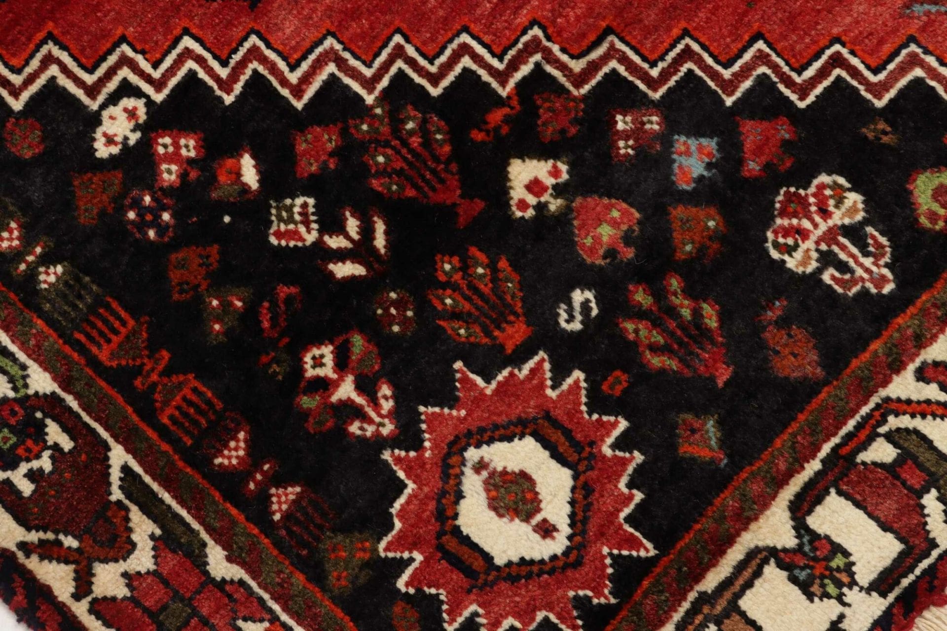 Shiraz Persian Rug 166 × 253 cm, Wool, hand-knotted