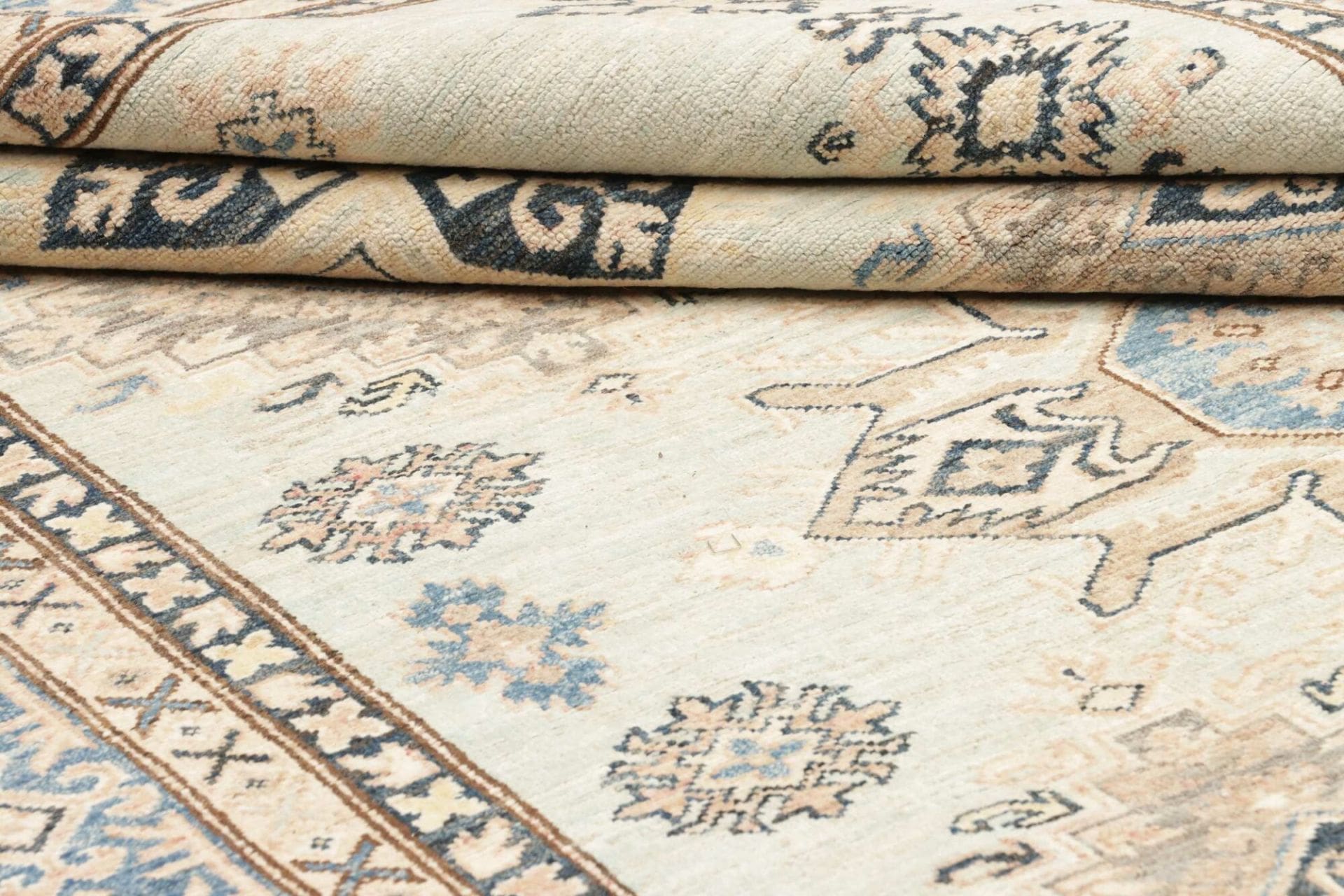 kazak-teppich-168-x-247-cm-handgeknupft-geometrische-muster-orientteppich-9 Kazak Pakistani Rug — hand-knotted, 168 × 247 cm, Wool