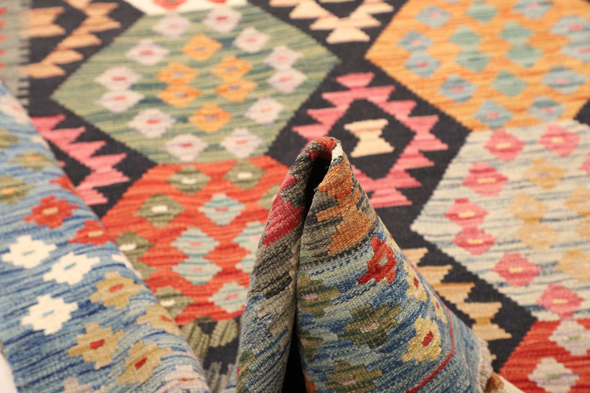 Hand-Woven Wool Kilim Pakistani Rug, 170 × 239 cm