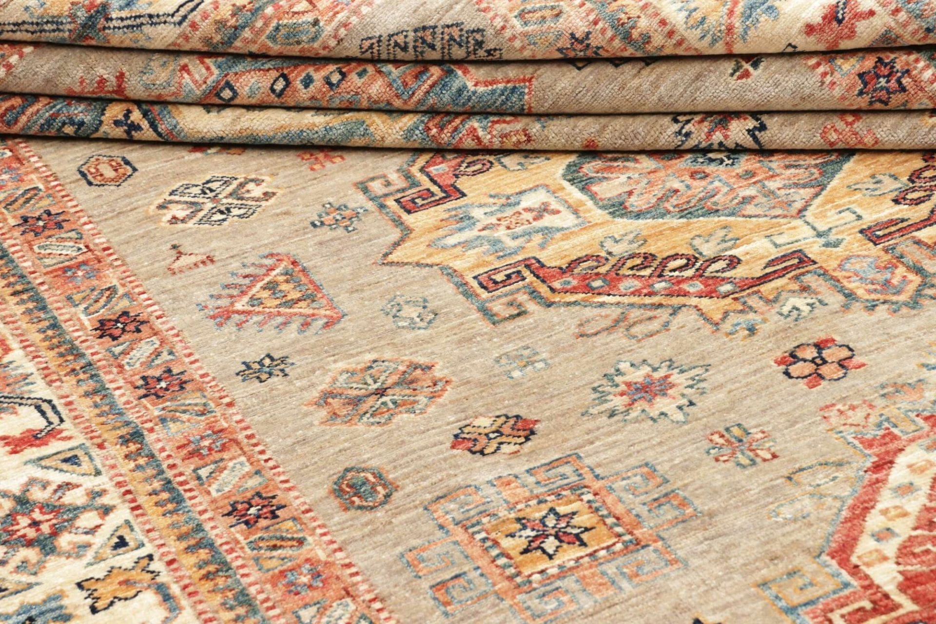 kazak-teppich-165-x-235-cm-mit-geometrischem-muster-handgeknupft-9 Hand-Knotted Wool Kazak Pakistani Rug, 165 × 235 cm