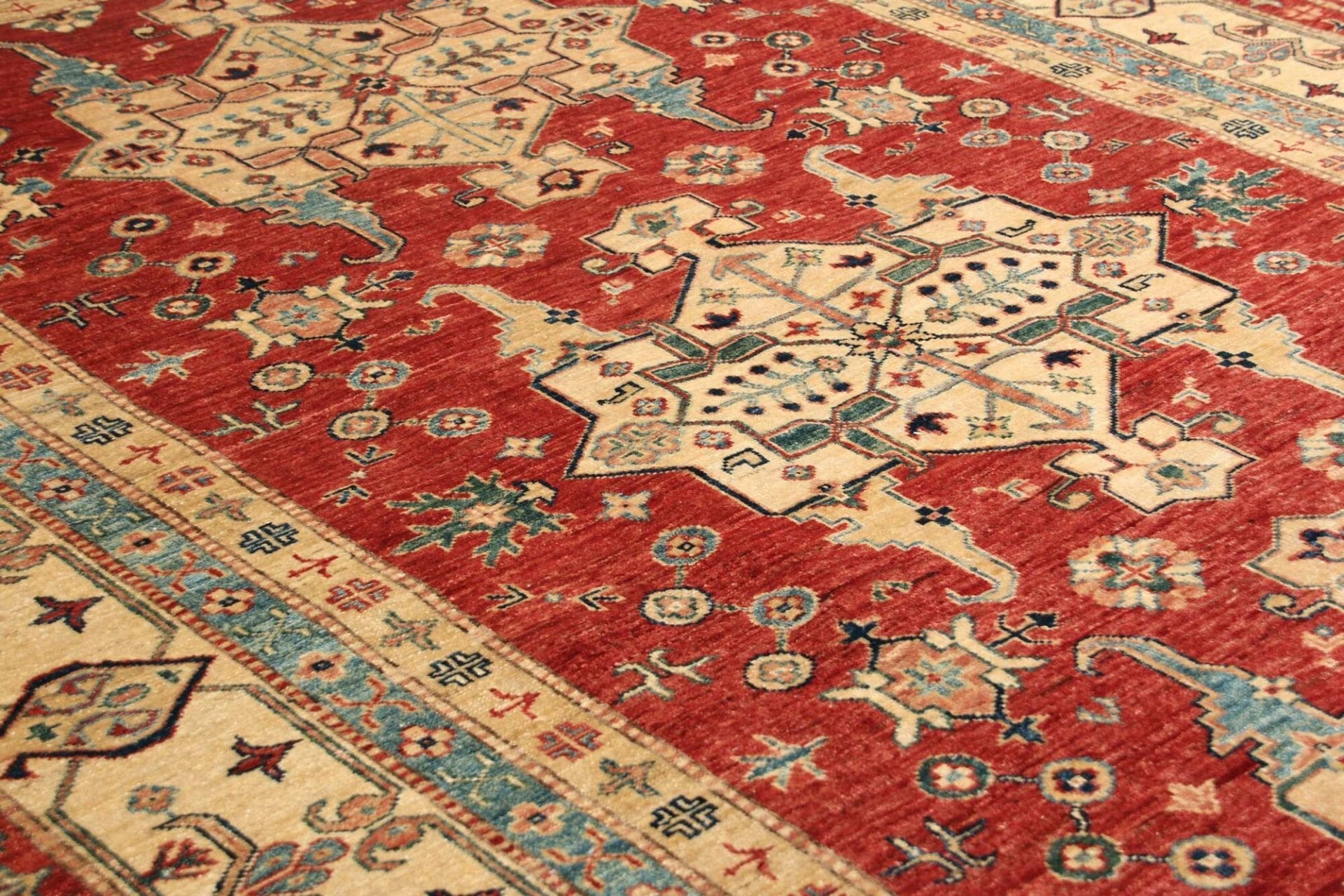 Kazak Pakistani Rug — hand-knotted, 173 × 264 cm, Wool