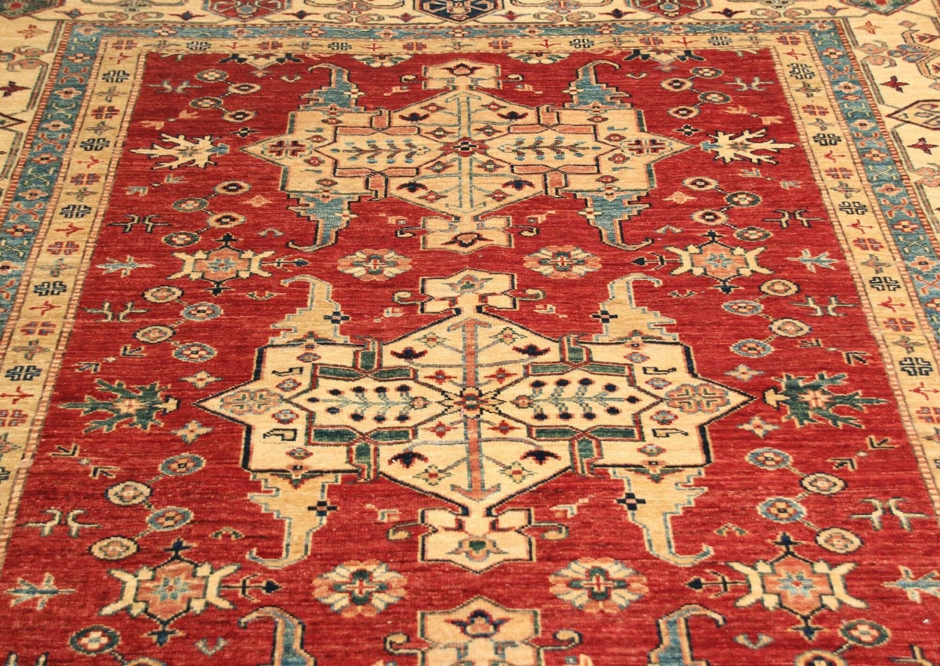 Kazak Pakistani Rug — hand-knotted, 173 × 264 cm, Wool