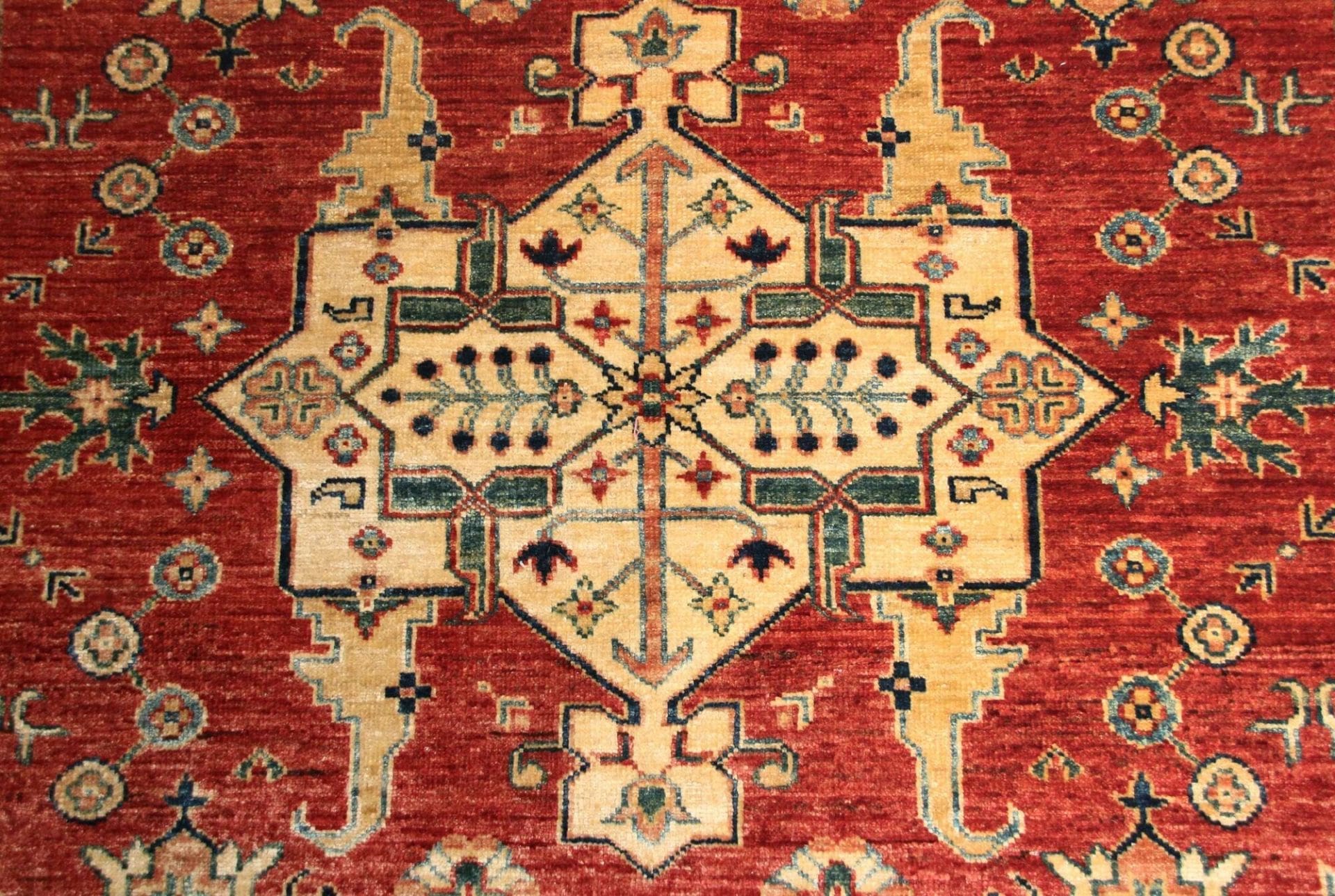 Kazak Pakistani Rug — hand-knotted, 173 × 264 cm, Wool