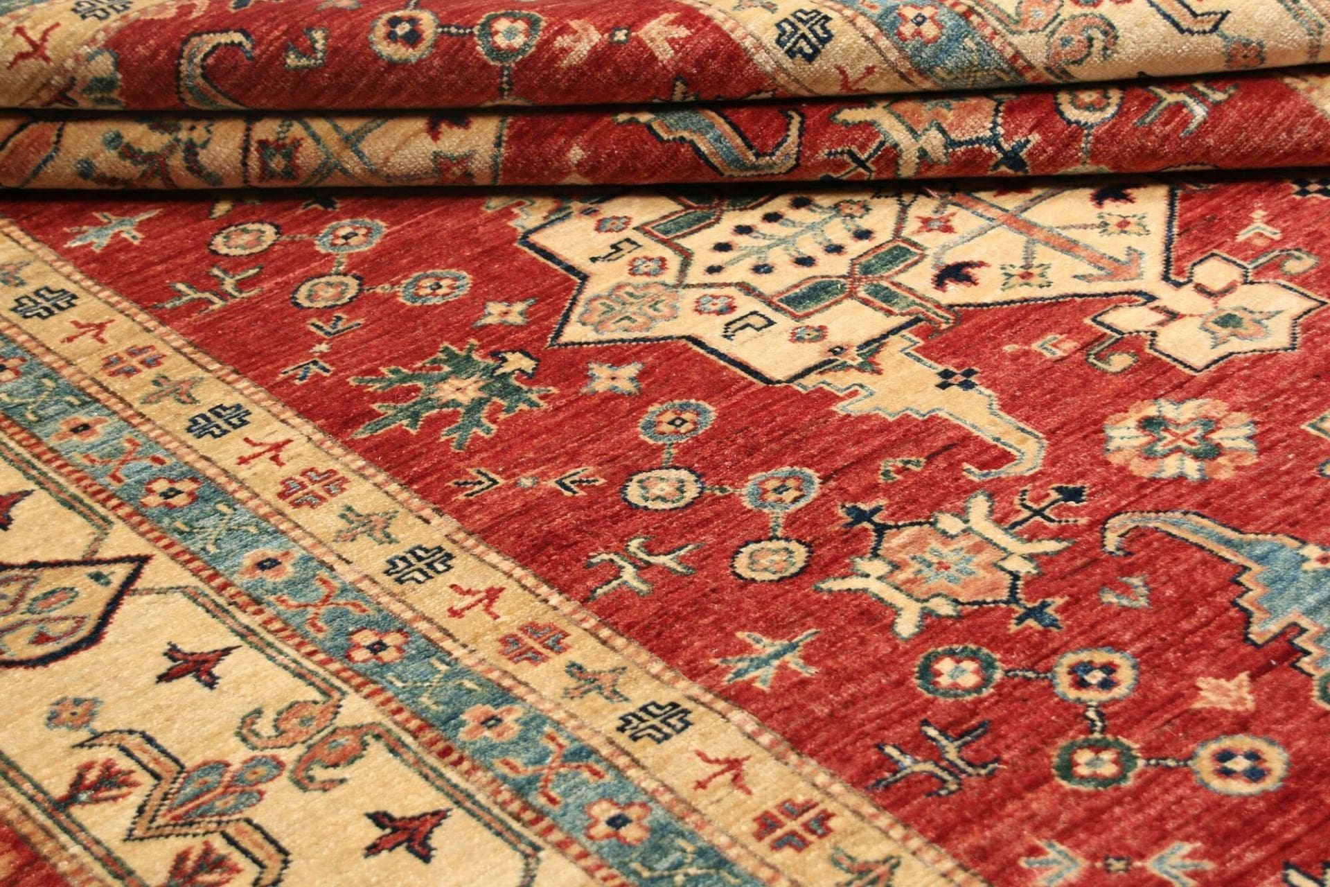 Kazak Pakistani Rug — hand-knotted, 173 × 264 cm, Wool