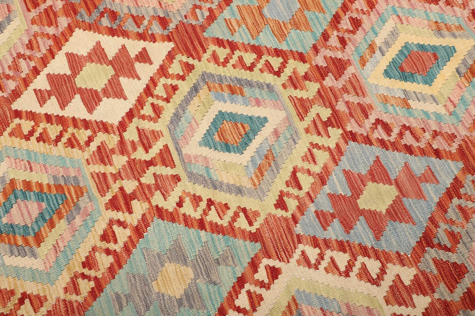 Hand-Woven Wool Kilim Pakistani Rug, 177 × 234 cm