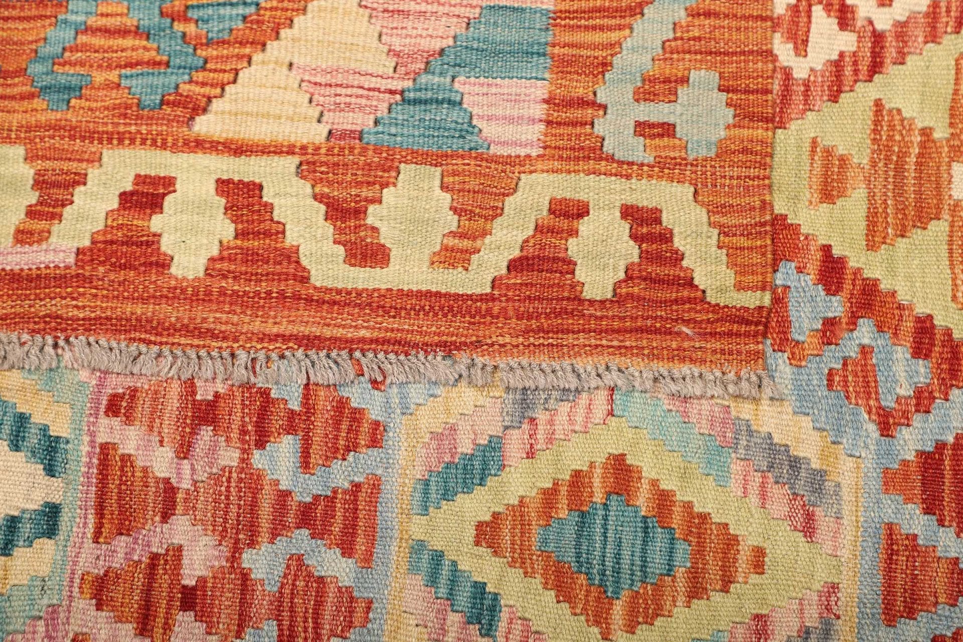 Hand-Woven Wool Kilim Pakistani Rug, 177 × 234 cm