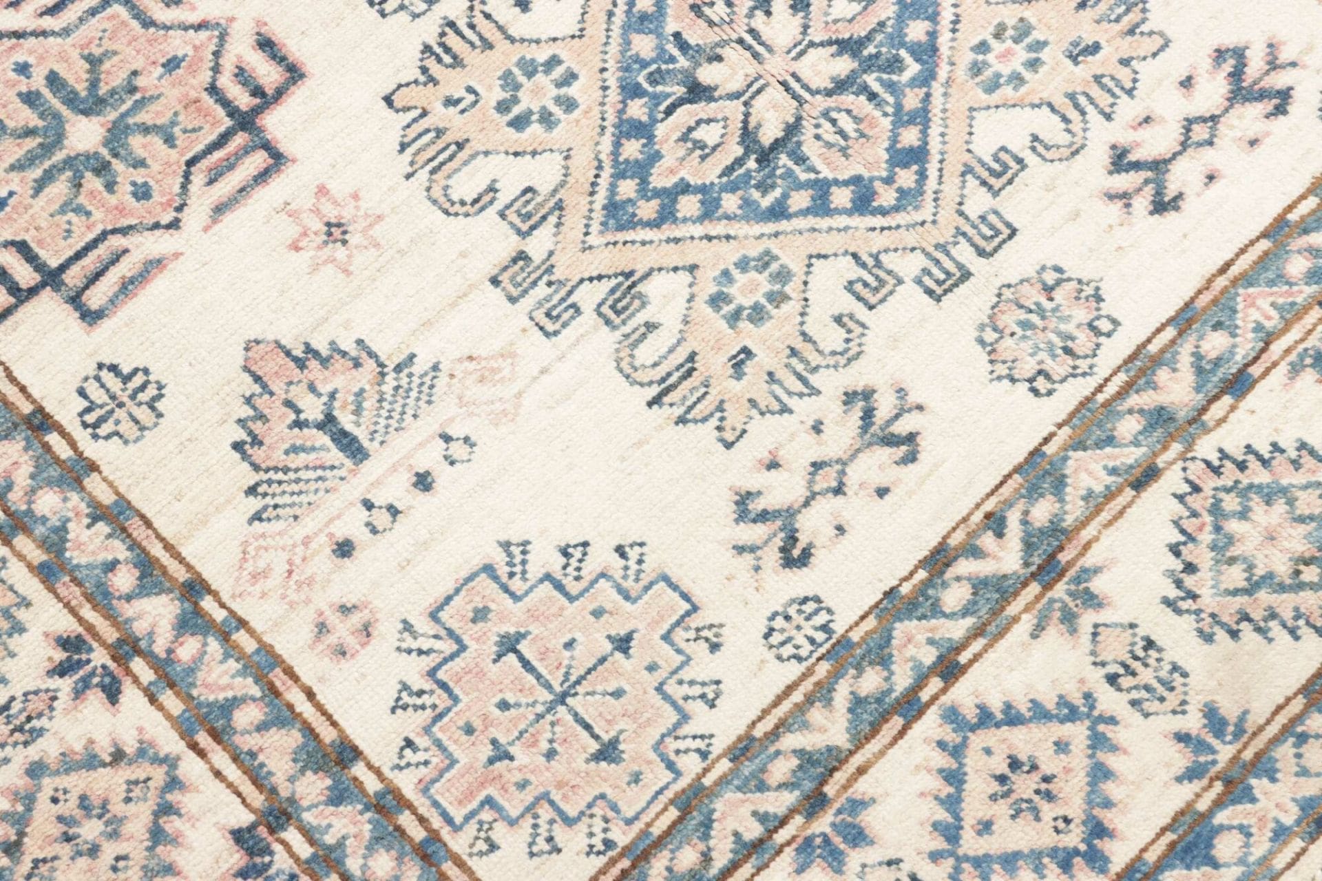 Kazak Pakistani Rug 124 × 177 cm, Wool, hand-knotted