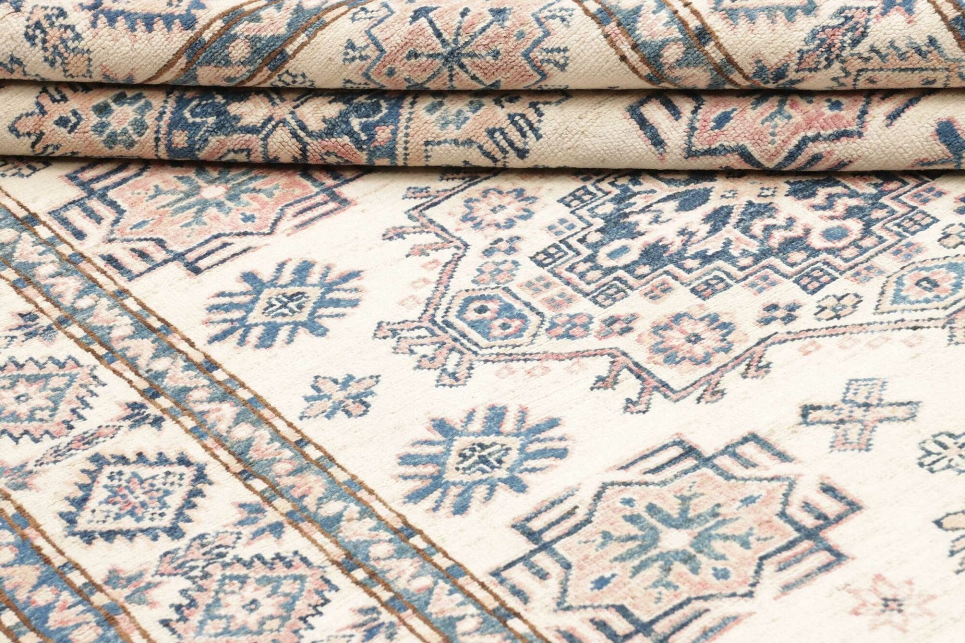 Kazak Pakistani Rug 124 × 177 cm, Wool, hand-knotted