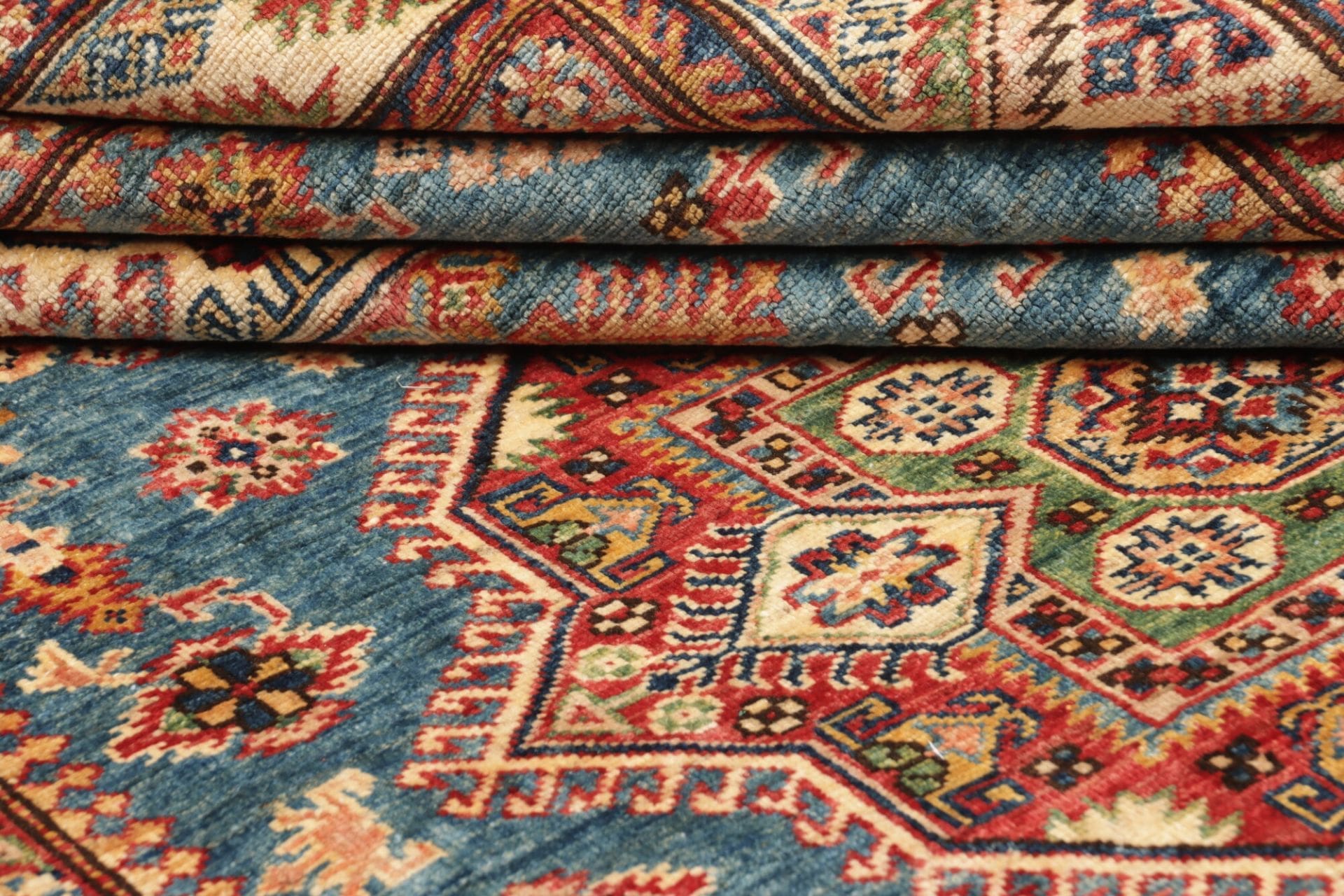 Hand-Knotted Wool Kazak Pakistani Rug, 156 × 208 cm