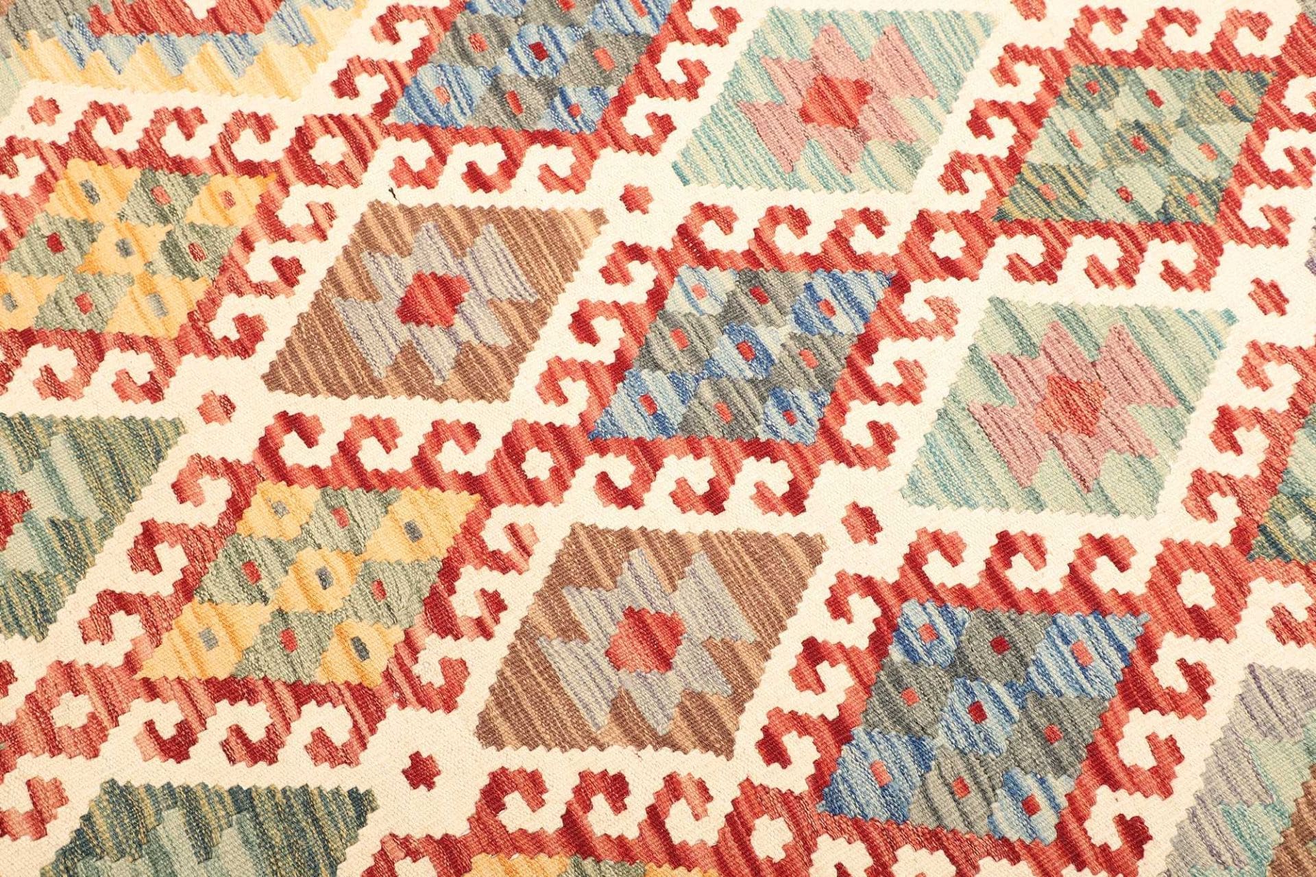 Hand-Woven Wool Kilim Pakistani Rug, 160 × 200 cm