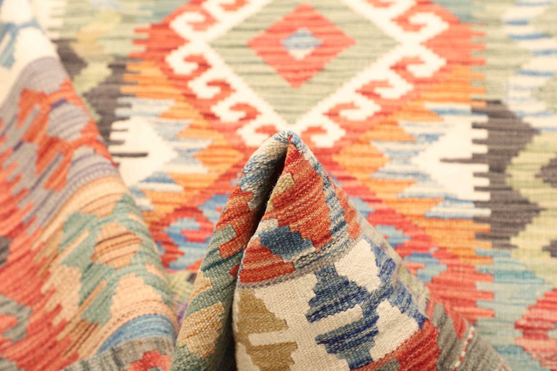 kelim-teppich-127-x-175-cm-aus-schurwolle-handgewebt-rustikal-5 Kilim Pakistani Rug — hand-woven, 127 × 175 cm, Wool