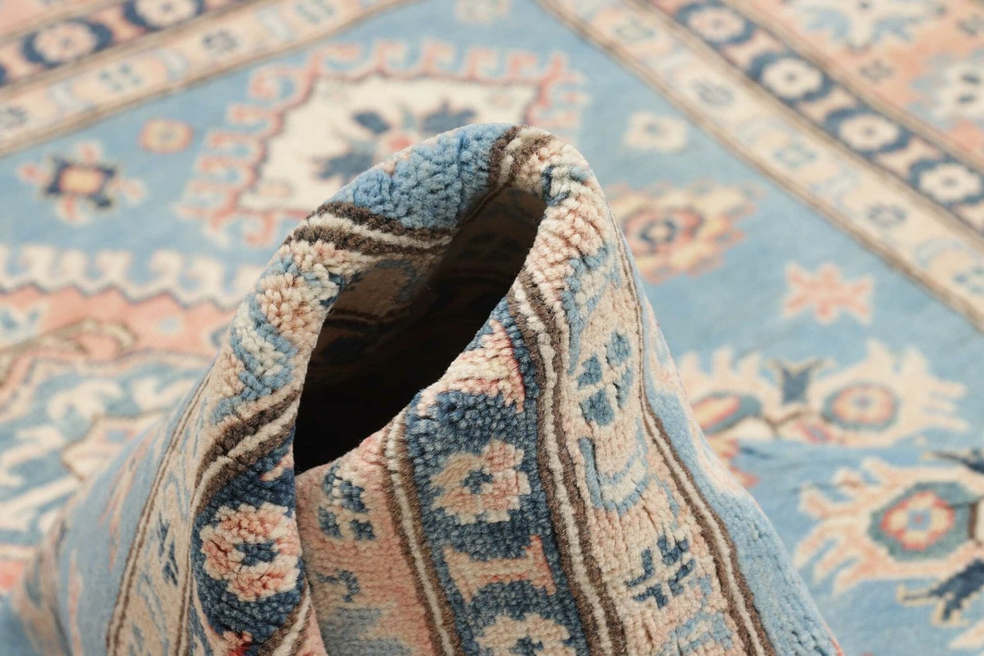 Kazak Pakistani Rug — hand-knotted, 152 × 207 cm, Wool