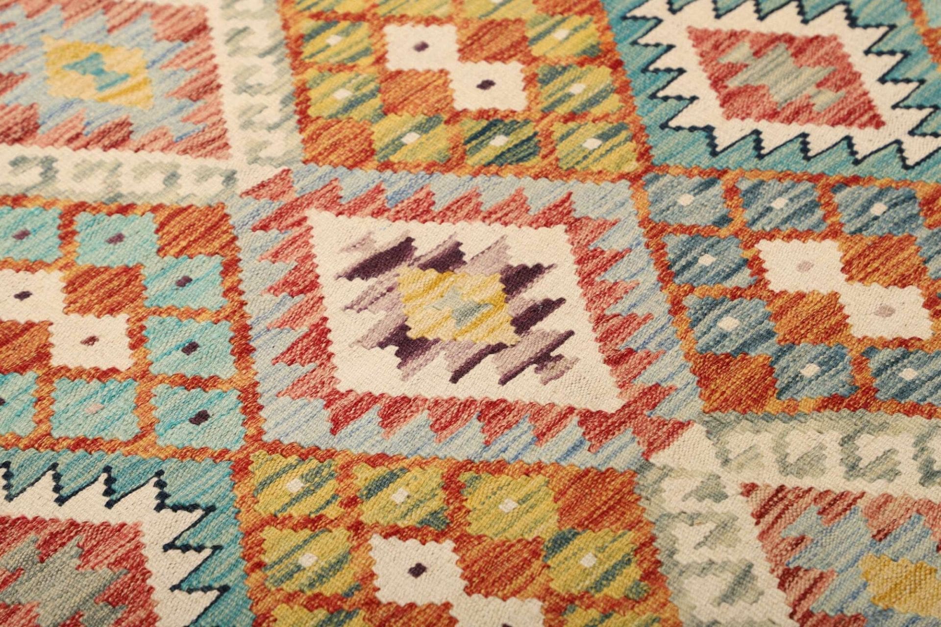 Hand-Woven Wool Kilim Pakistani Rug, 157 × 201 cm
