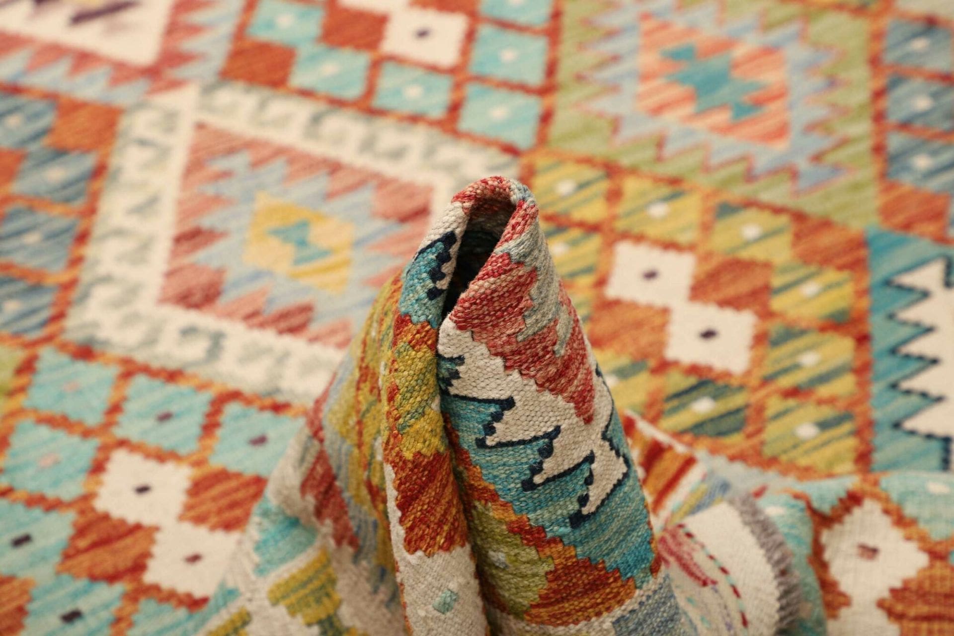 Hand-Woven Wool Kilim Pakistani Rug, 157 × 201 cm