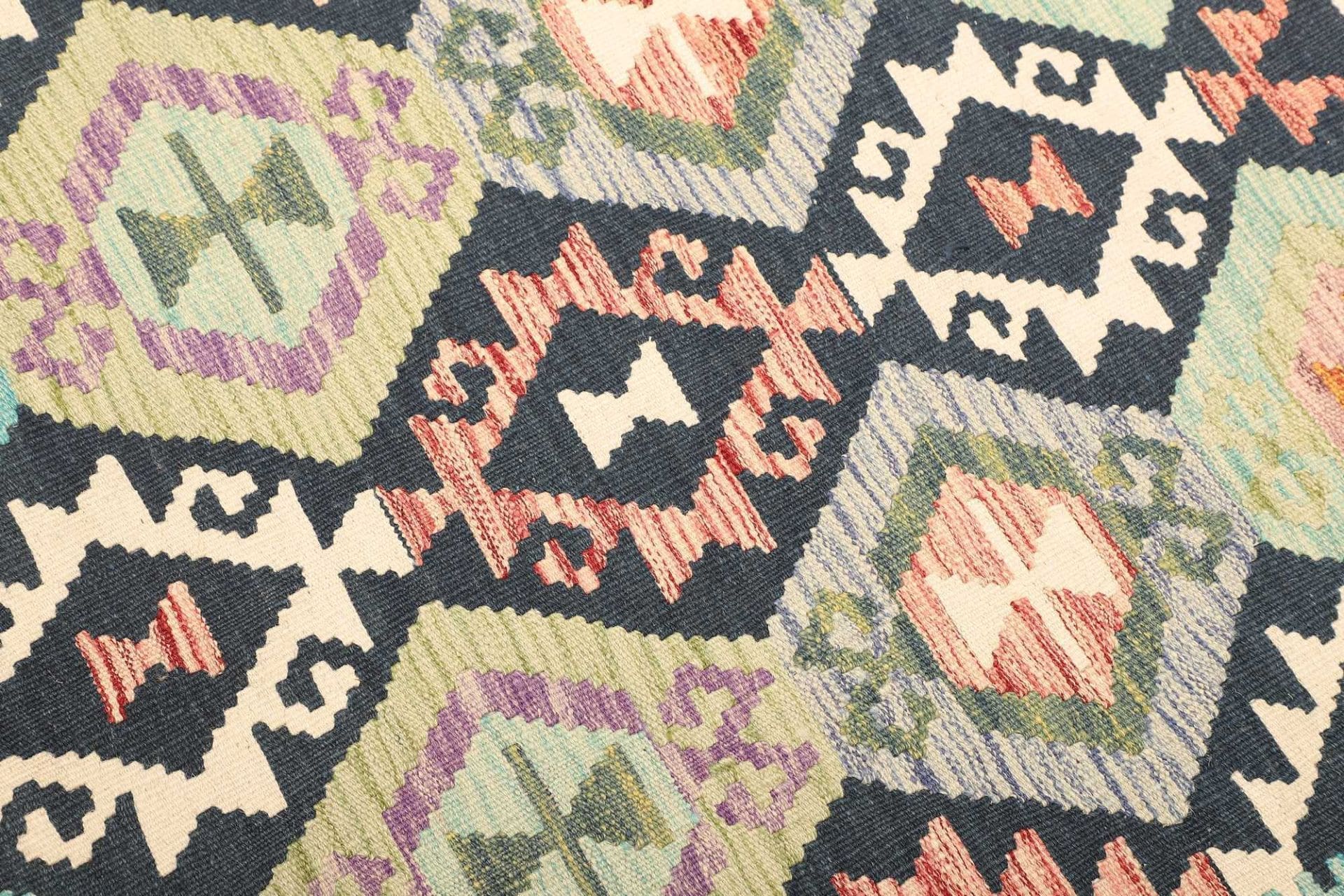 Kilim Pakistani Rug 132 × 179 cm, Wool, hand-woven