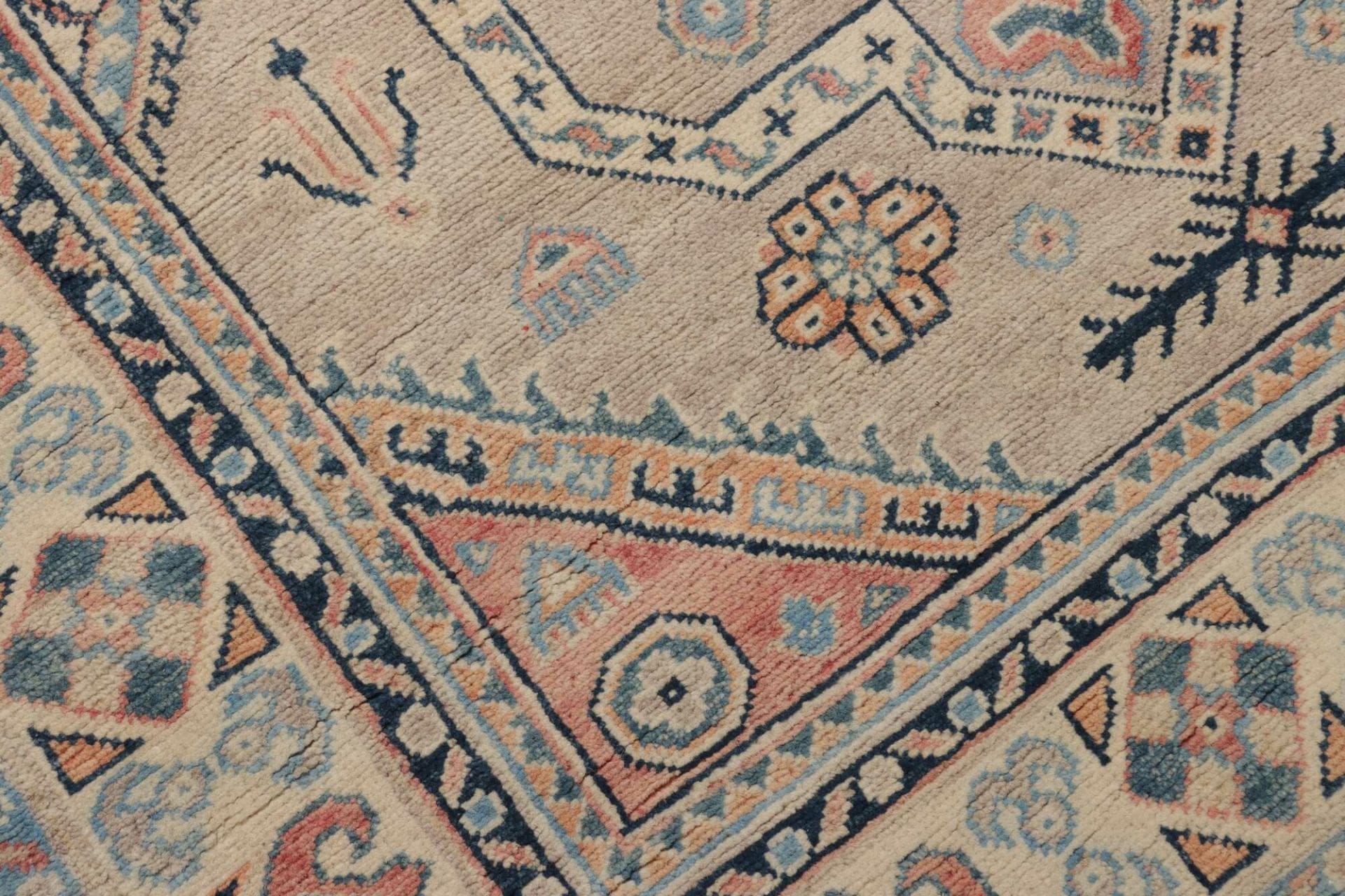 Kazak Pakistani Rug — hand-knotted, 125 × 189 cm, Wool
