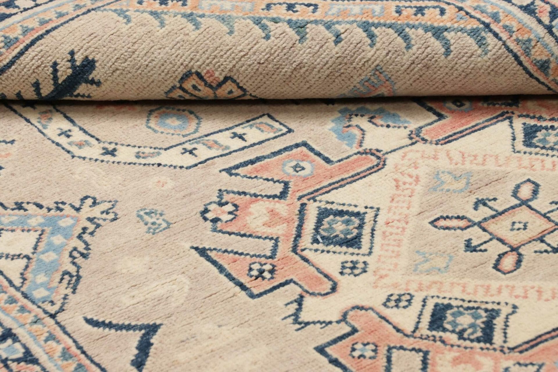 Kazak Pakistani Rug — hand-knotted, 125 × 189 cm, Wool