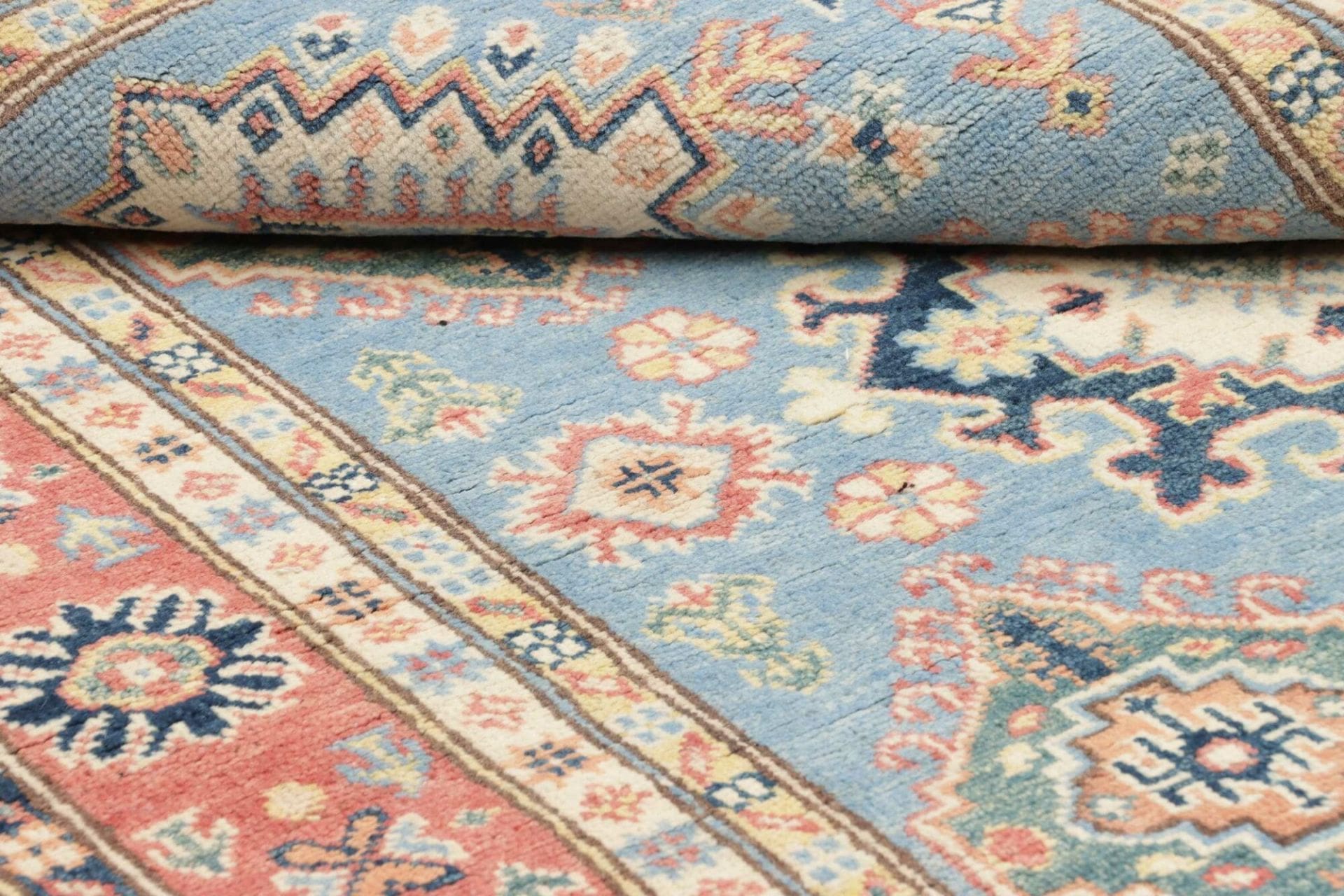 Kazak Pakistani Rug — hand-knotted, 122 × 179 cm, Wool