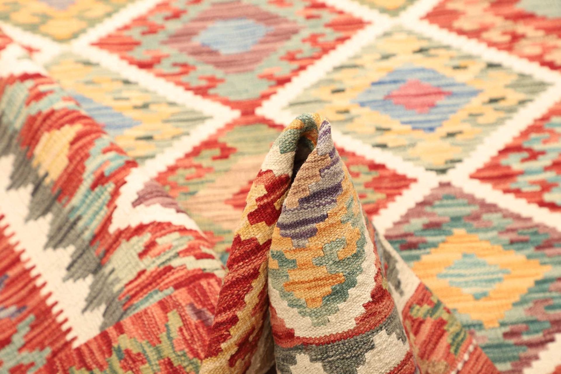 Kilim Pakistani Rug — hand-woven, 131 × 176 cm, Wool