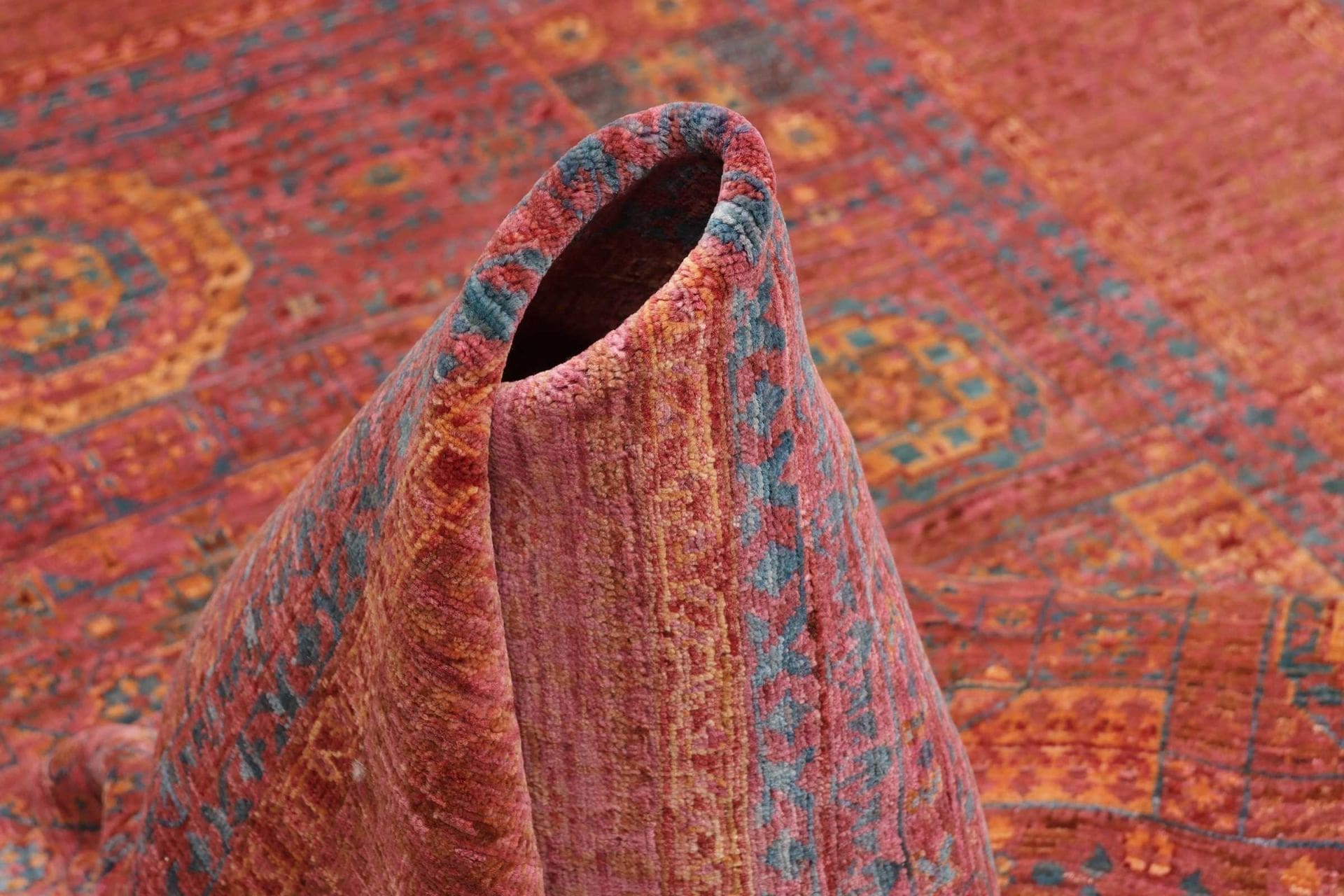 Hand-Knotted Wool Mamluk Pakistani Rug, 154 × 201 cm