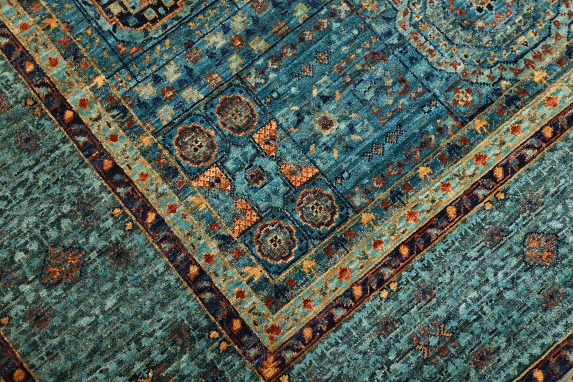 Hand-Knotted Wool Mamluk Pakistani Rug, 152 × 205 cm