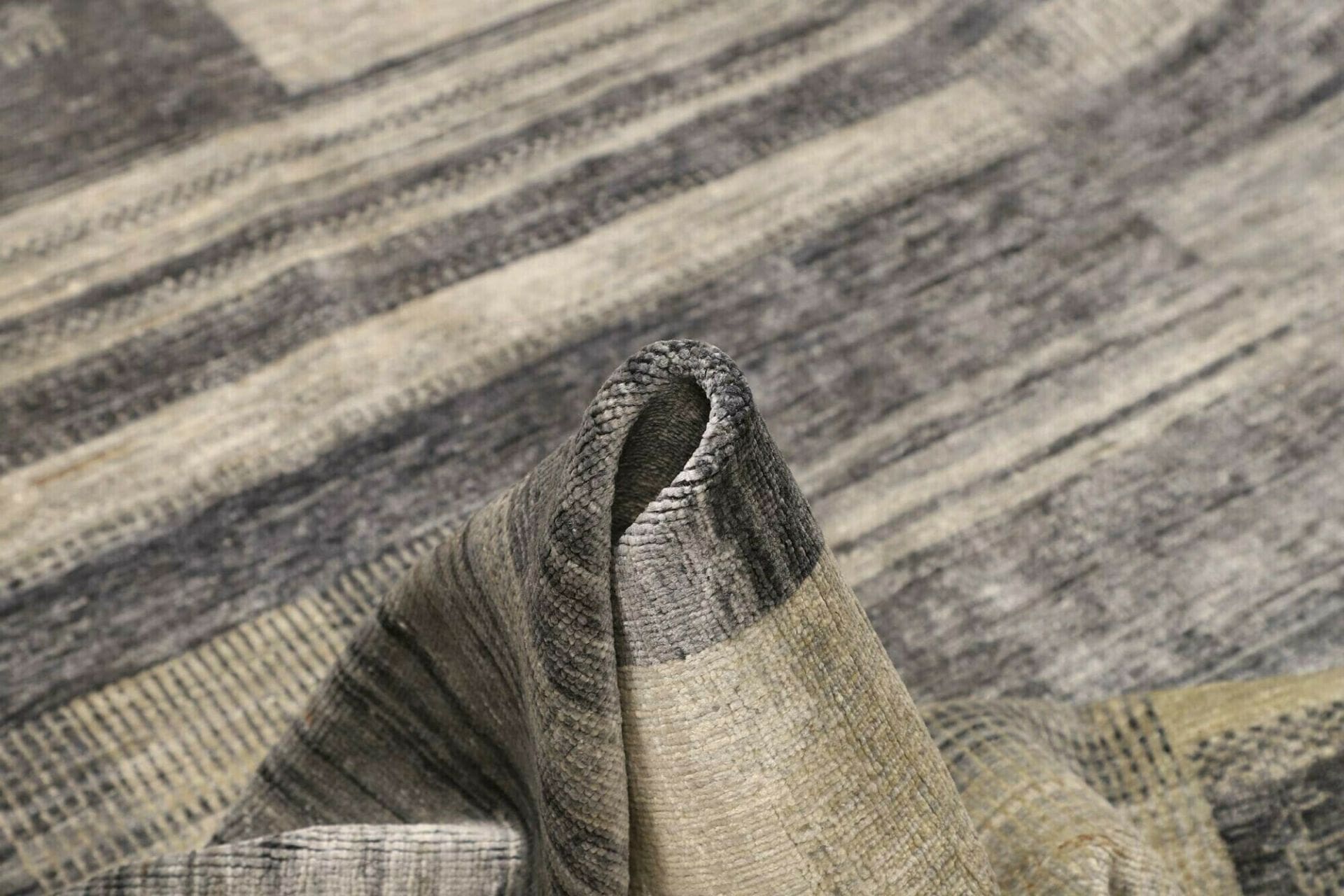 Hand-Woven Wool Gabbeh Pakistani Rug, 153 × 200 cm