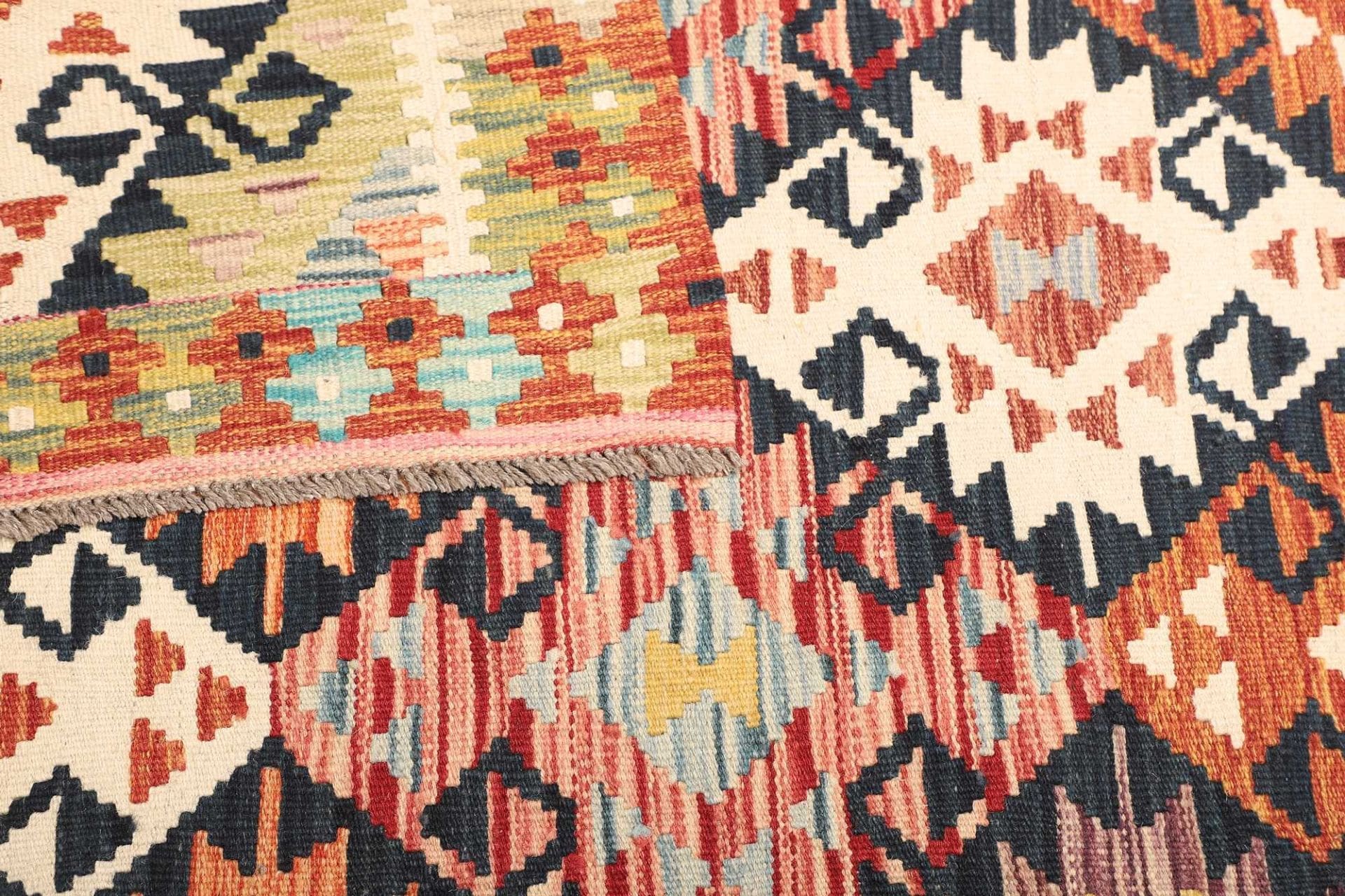 kelim-teppich-123-x-185-cm-handgewebt-rustikales-flair-4 Kilim Pakistani Rug — hand-woven, 123 × 185 cm, Wool