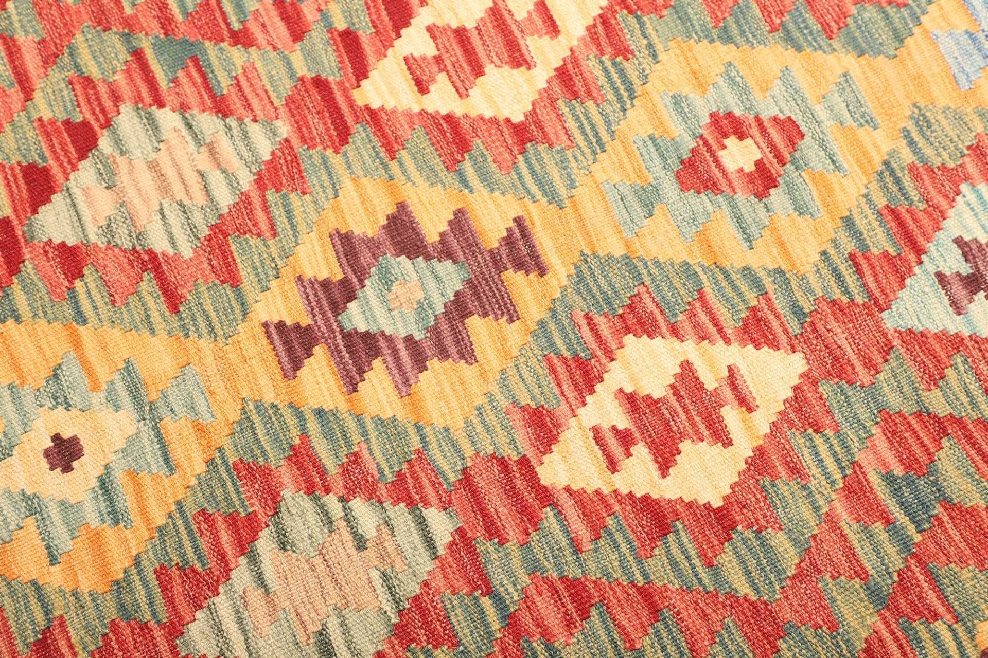 Kilim Pakistani Rug — hand-woven, 135 × 178 cm, Wool