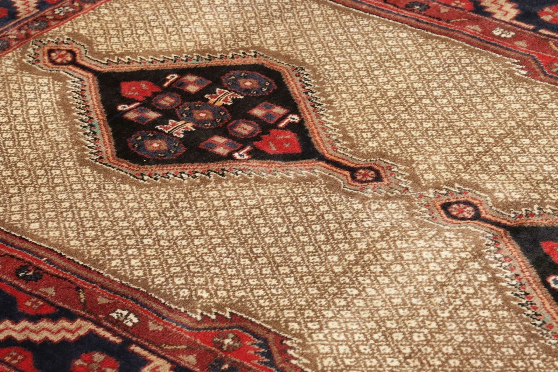 Persian Rug 130 × 182 cm, Wool, hand-knotted