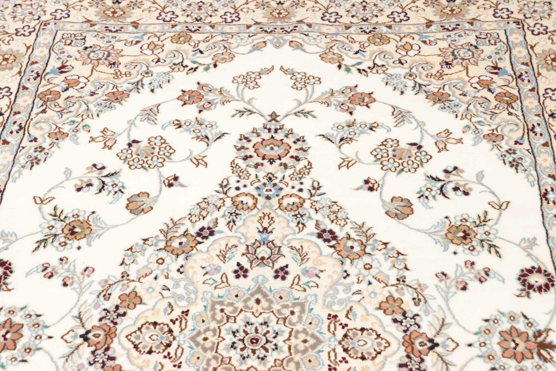 orientteppich-nain-133-x-215-cm-exklusiv-handgeknupft-8 Nain Persian Rug — hand-knotted, 133 × 215 cm, Wool