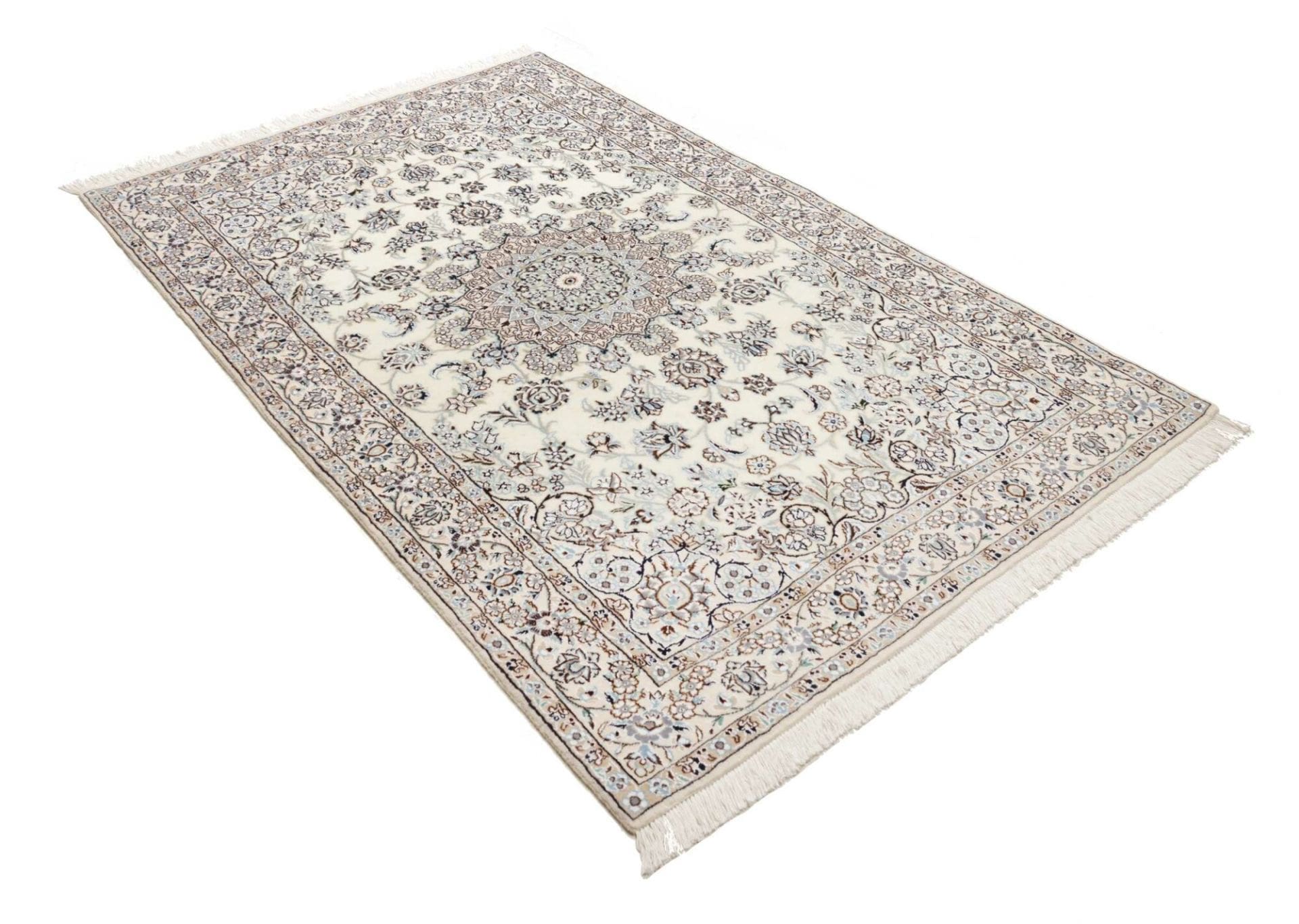 Hand-Knotted Wool Nain Persian Rug, 136 × 220 cm