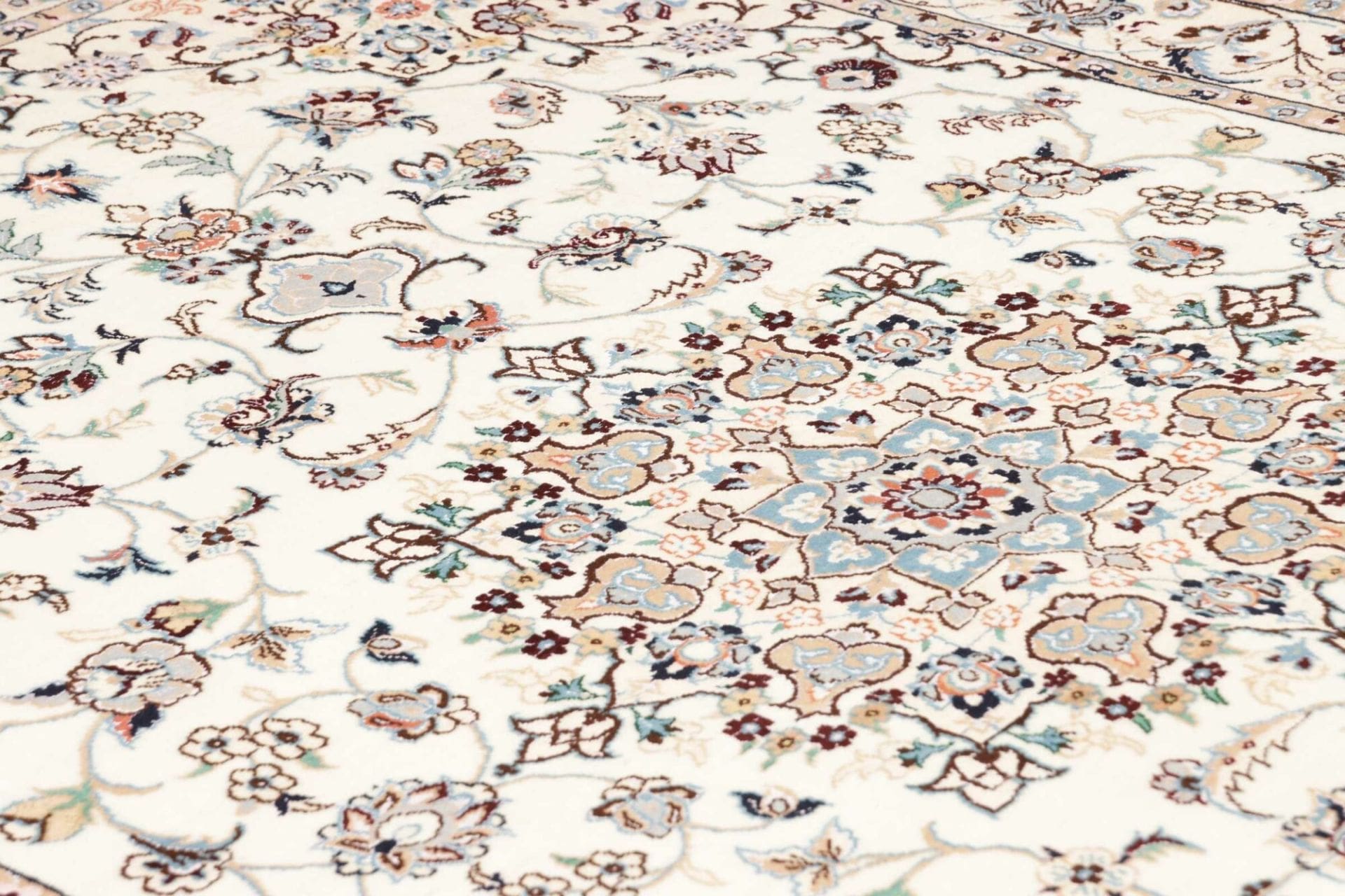 Nain Persian Rug 141 × 214 cm, Wool, hand-knotted