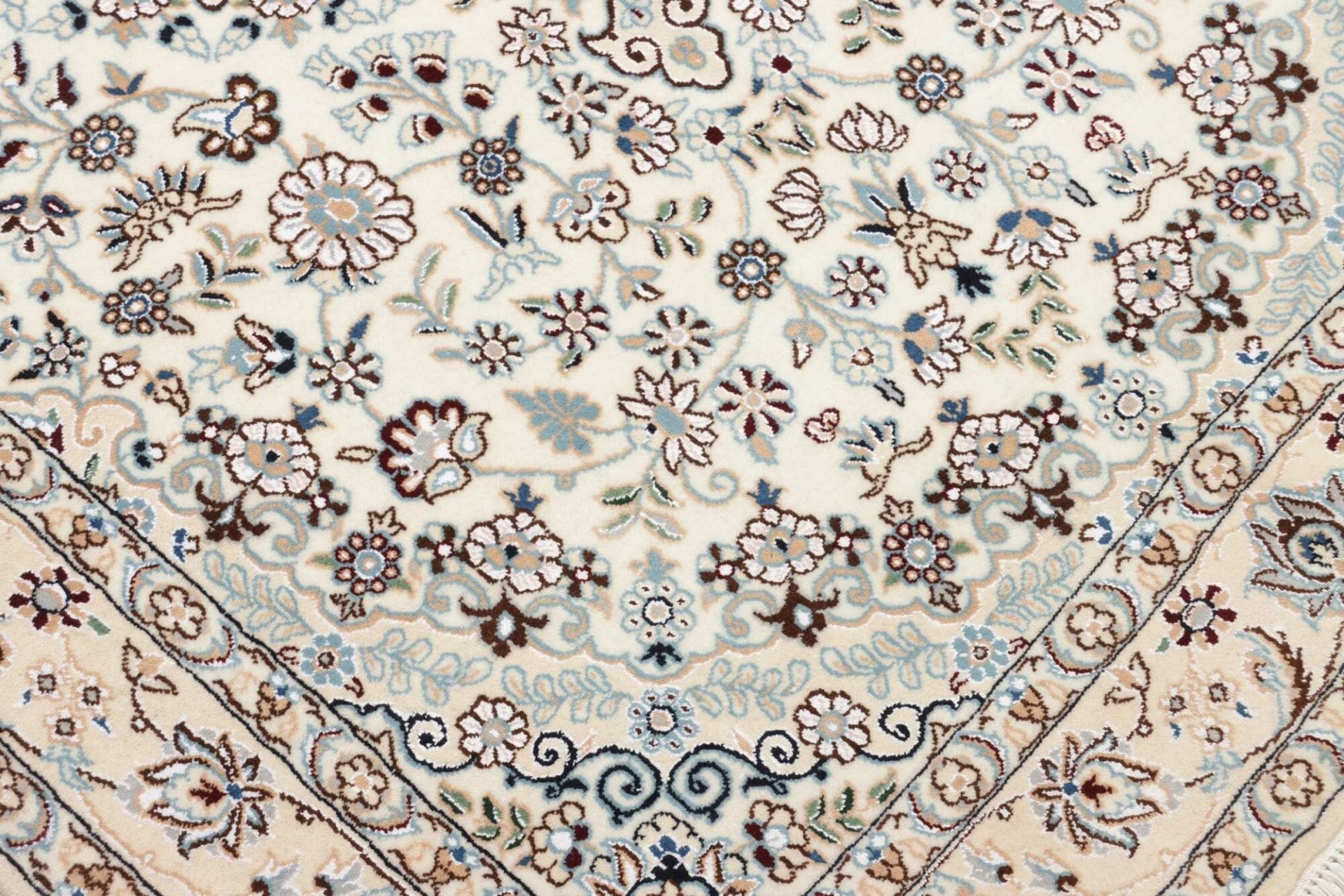 Nain Persian Rug 135 × 212 cm, Wool, hand-knotted