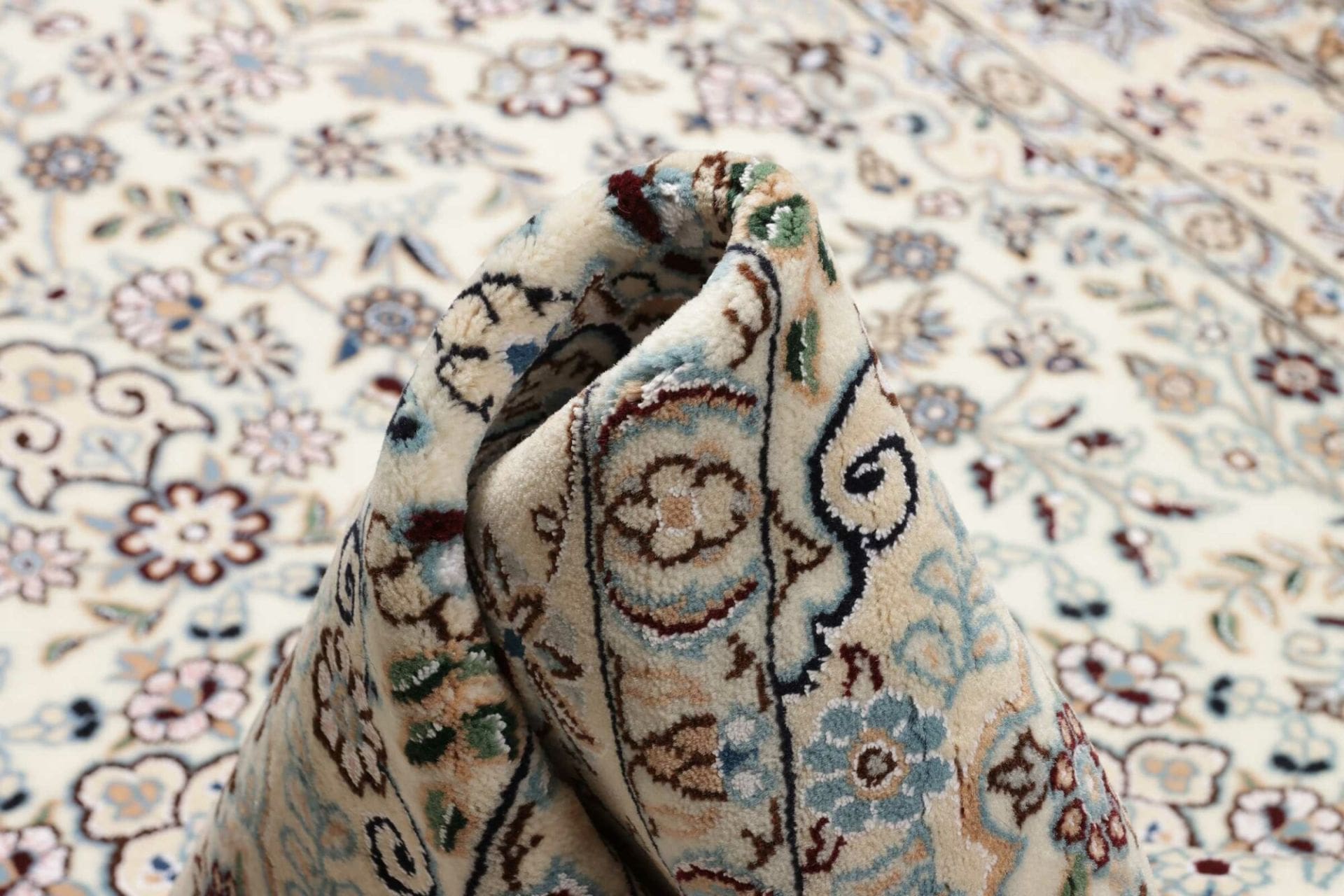 Nain Persian Rug 135 × 212 cm, Wool, hand-knotted