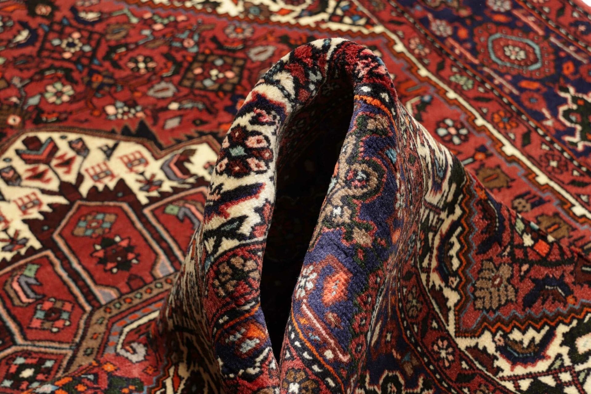 Persian Rug — hand-knotted, 128 × 188 cm, Wool