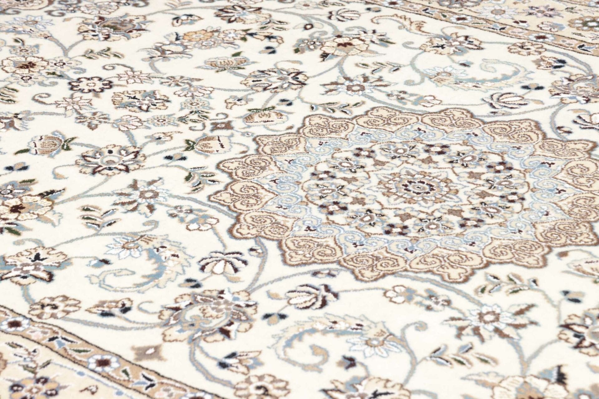 Nain Persian Rug 136 × 210 cm, Wool, hand-knotted