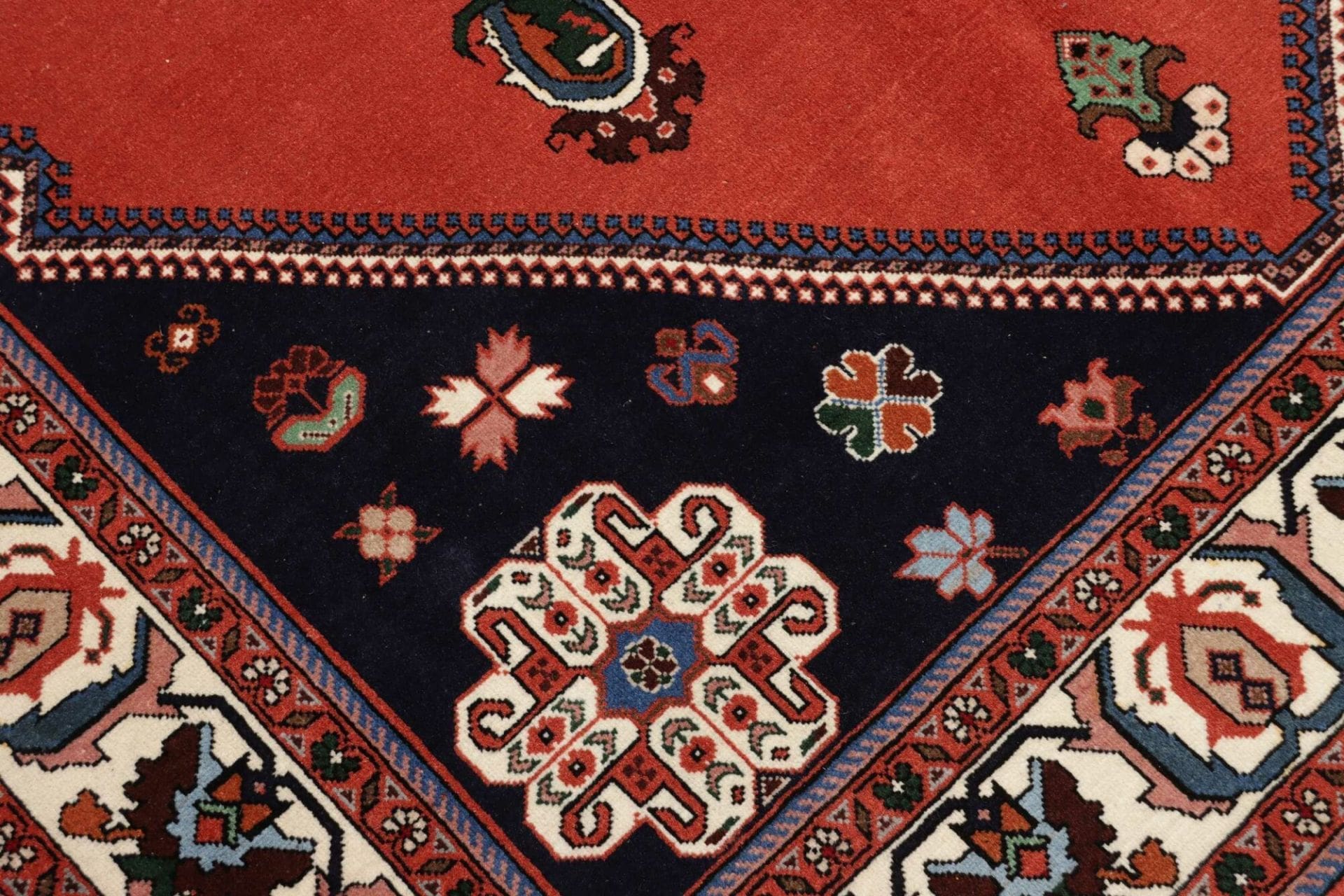 Hand-Knotted Wool Persian Rug, 152 × 201 cm
