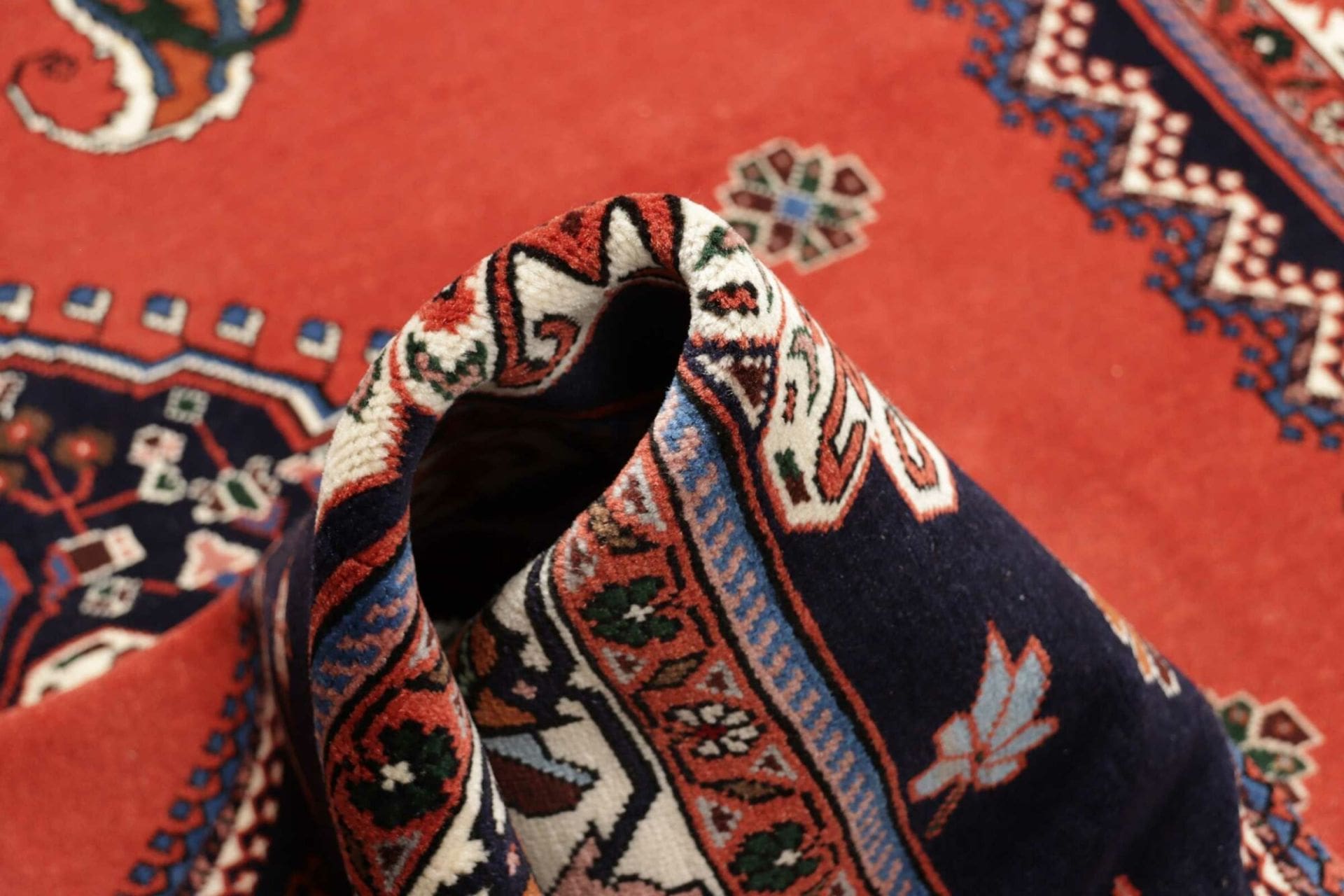 Hand-Knotted Wool Persian Rug, 152 × 201 cm